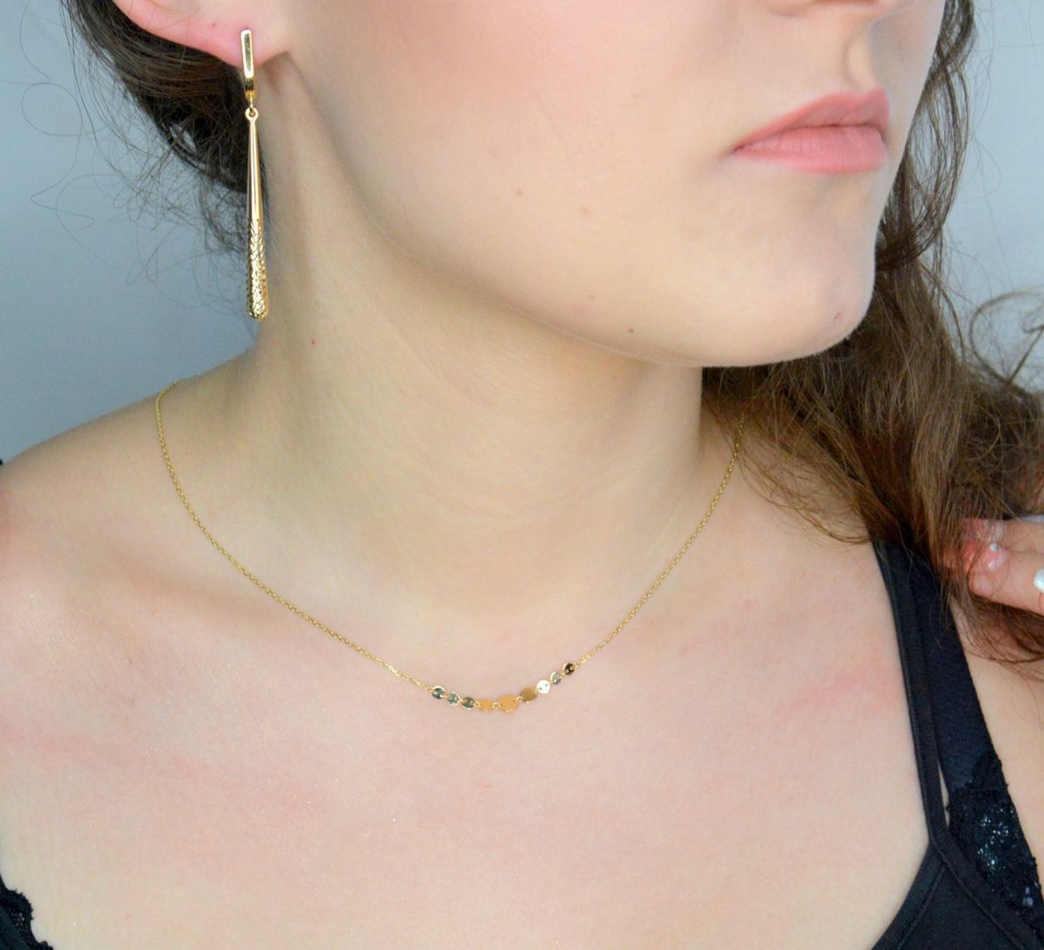 Kolczyki wiszące sopelki grawerowane próba 585, DIA-KLC-11941-585, Stylowe kolczyki wykonane ze złota próby 585. Kolczyki mają kształt wiszących sopli, ozdobionych grawerem, świetnie pasują 1.jpg