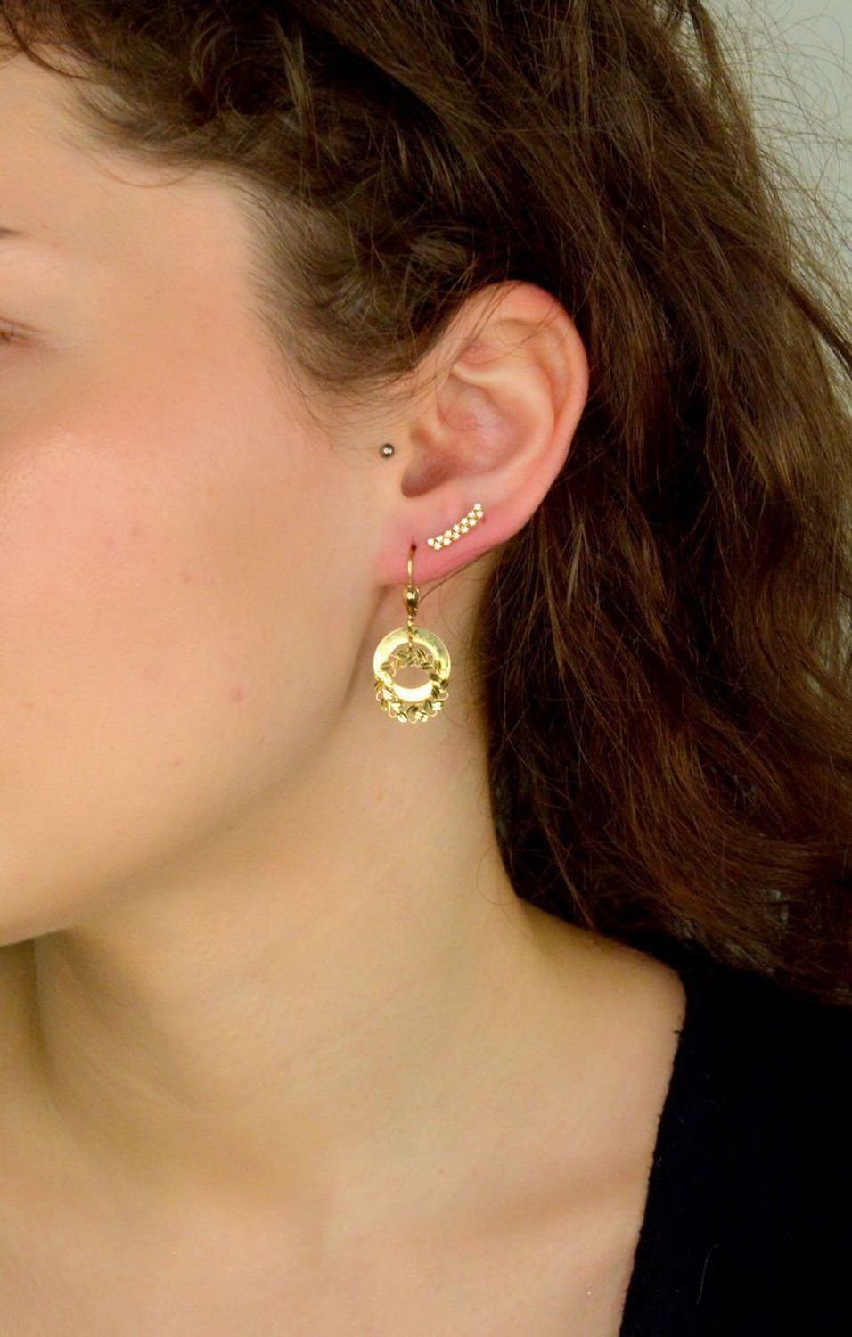 Kolczyki złote wiszące dwa kółka próba 585, DIA-KLC-11949-585, Nowoczesne kolczyki w kształcie kółeczek to idealny wybór zarówno na co dzień, jak i na wieczór.1.jpg