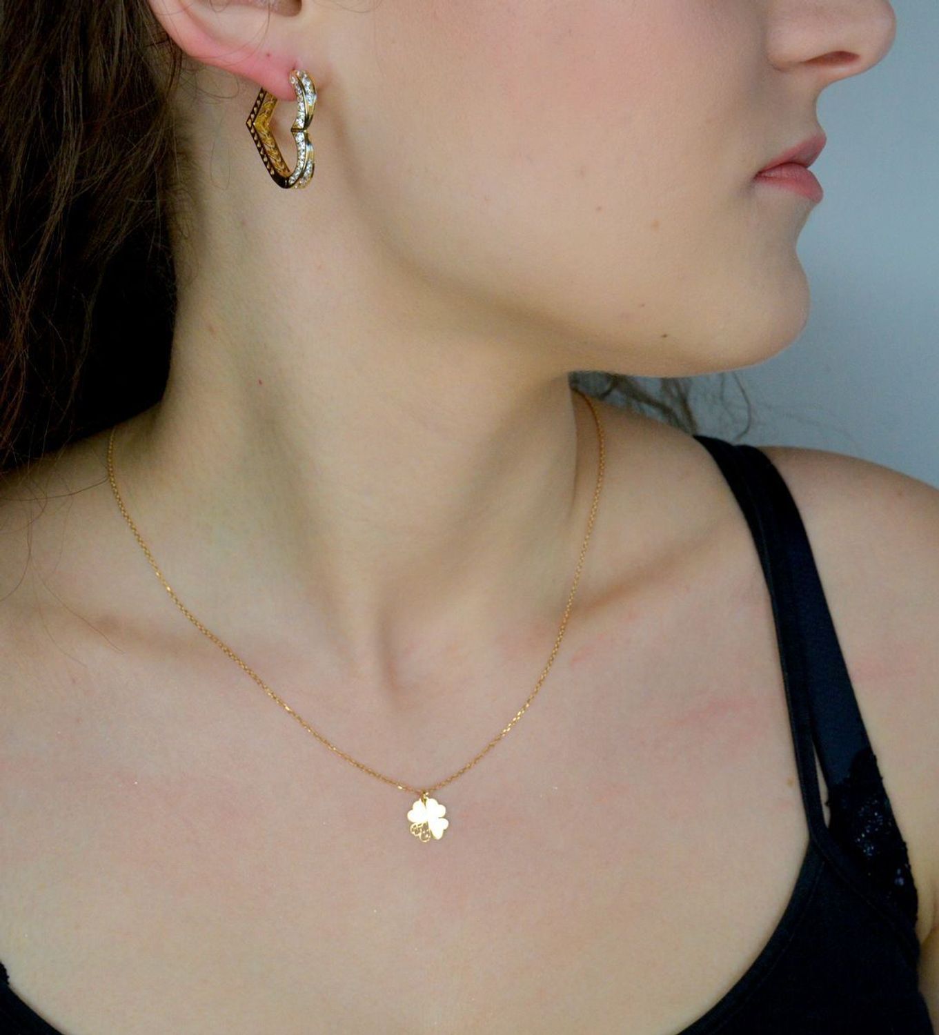 Kolczyki złote serca wiszące próby 585, DIA-KLC-11972-585 Stylowe kolczyki wykonane z wysokiej jakości złota próby 585. Kolczyki złote serca, ozdobione białymi cyrkoniami. 1.jpg