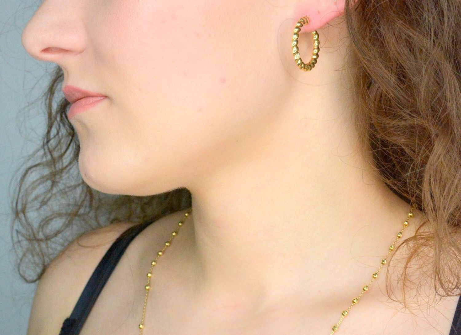 Kolczyki złote koła plcione DIA-KLC-11973-585, Złote kolczyki wykonane z najwyższej jakości żółtego złota, próby 585. Kolczyki koła to ponadczasowa biżuteria,która pasuje do każdego rodzaju stylizacji.1.jpg