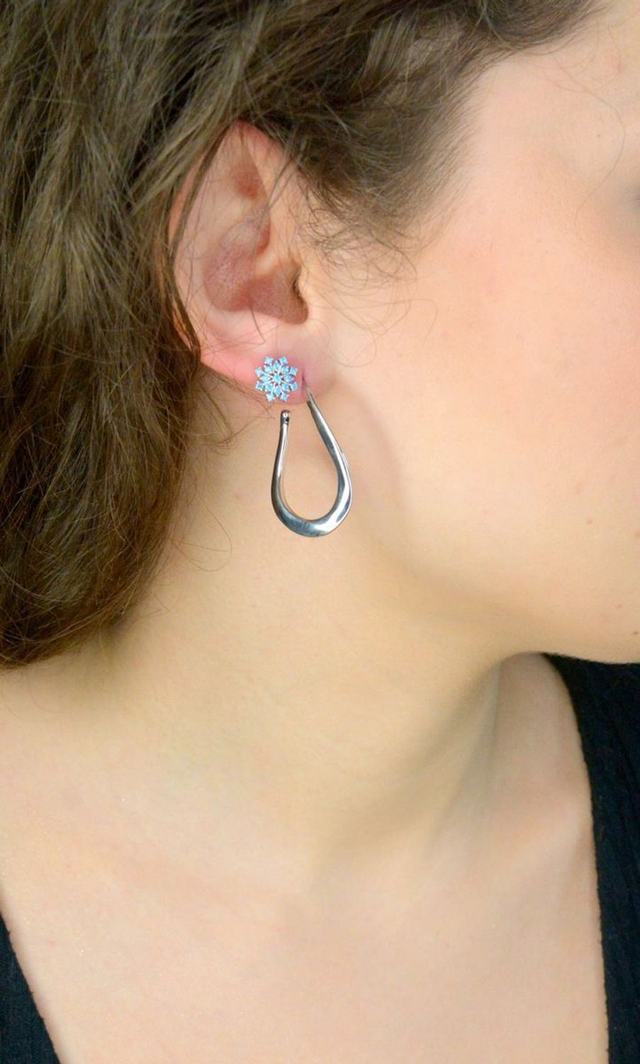 Srebrne kolczyki zostały wykonane z najwyższej jakości srebra próby 925. Kolczyki owalne zostały starannie wykonane. Idealny prezent dla każdej kobiety 1.jpg