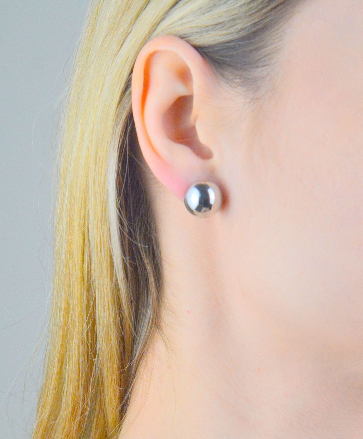 Srebrne kolczyki damskie 925 gładkie półkule DIA-KLC-12012-925. Srebrne kolczyki damskie. Kolczyki srebrne na sztyft. Kolczyki srebrne półkule. Srebrne półkule gładkie. Klasyczne kolczyki damskie na prezent..jpg