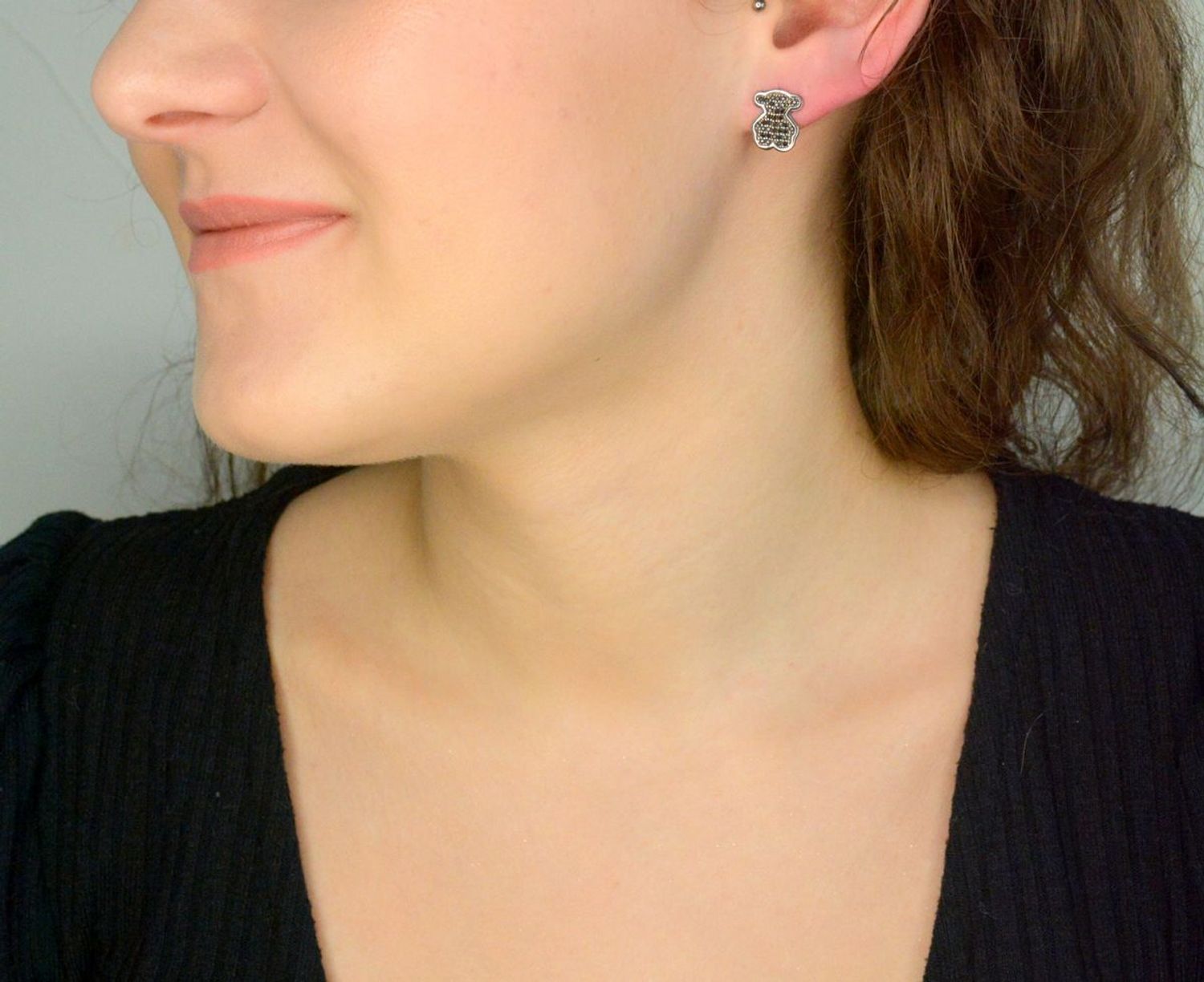 Kolczyki złote misie czarna cyrkonia próba 333, DIA-KLC-12021-333, Kolczyki misie złote, ozdobione czarną cyrkonią. Kolczyki to ponadczasowa biżuteria, która pasuje do każdego rodzaju stylizacji1.jpg