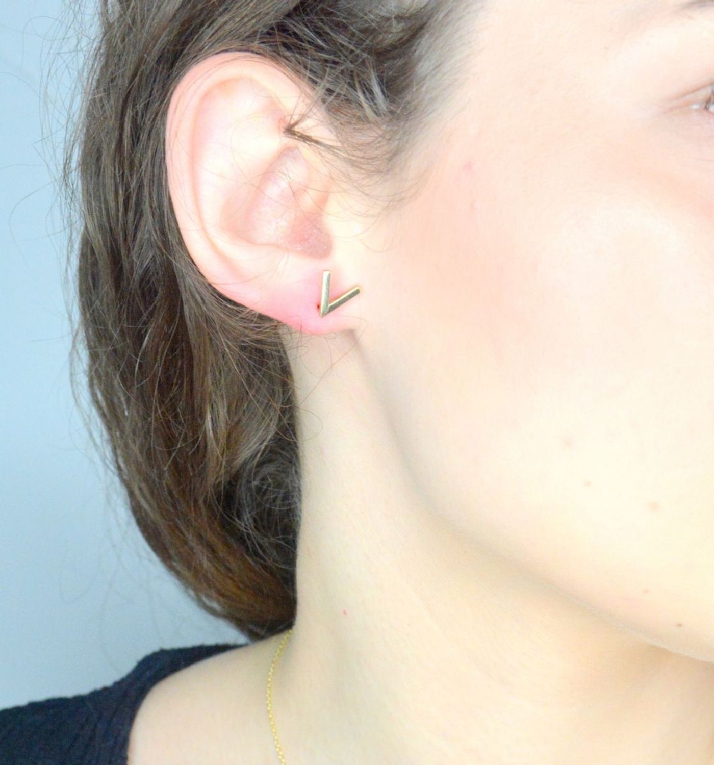 Kolczyki złote próba 333, DIA-KLC-12037-333 Stylowe kolczyki wykonane z złota próby 333. Kolczyki to ponadczasowa biżuteria, która pasuje do każdego rodzaju stylizacji. 1.jpg