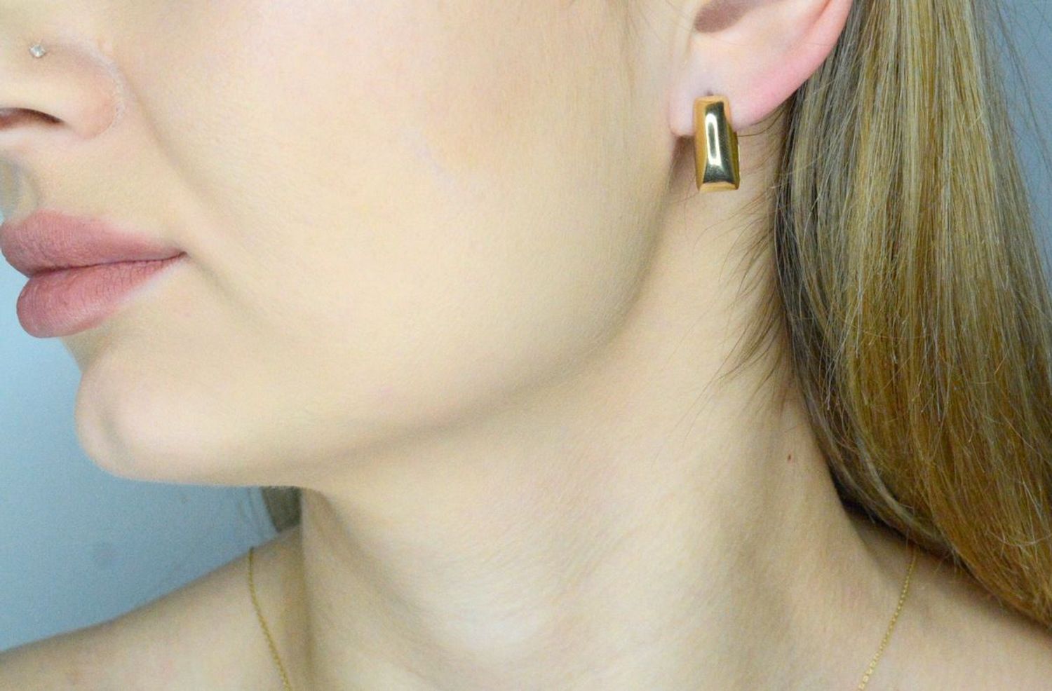 Kolczyki złote owalne próba 585, DIA-KLC-12040-585 złote kolczyki wykonane z najwyższej jakości żółtego złota, próby 585. Kolczyki złote wiszące idealne na prezent. Kolczyki owalne to ponadczasowa.jpg