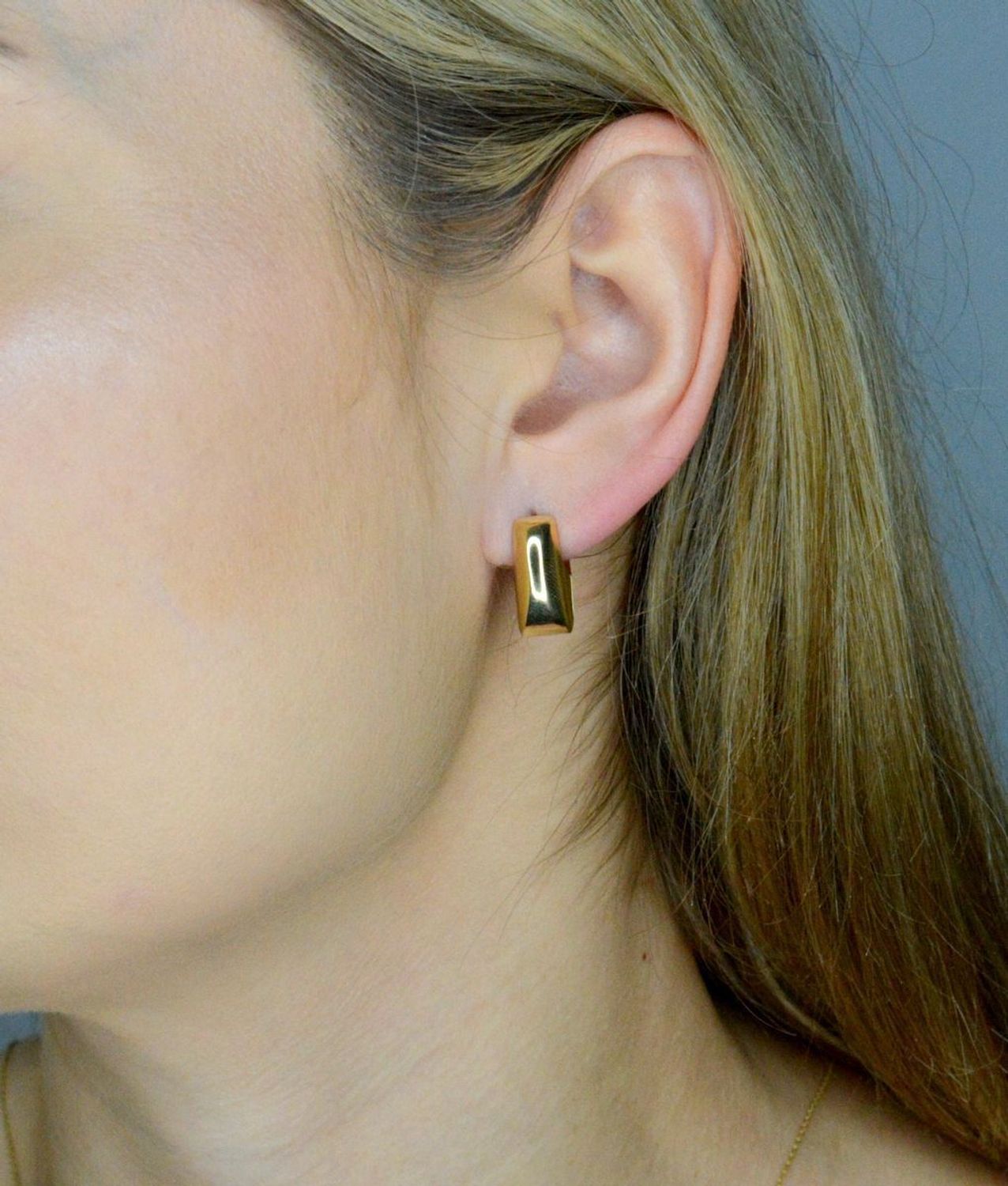 Kolczyki złote owalne próba 585, DIA-KLC-12040-585 złote kolczyki wykonane z najwyższej jakości żółtego złota, próby 585. Kolczyki złote wiszące idealne na prezent. Kolczyki owalne to ponadczasowa.jpg