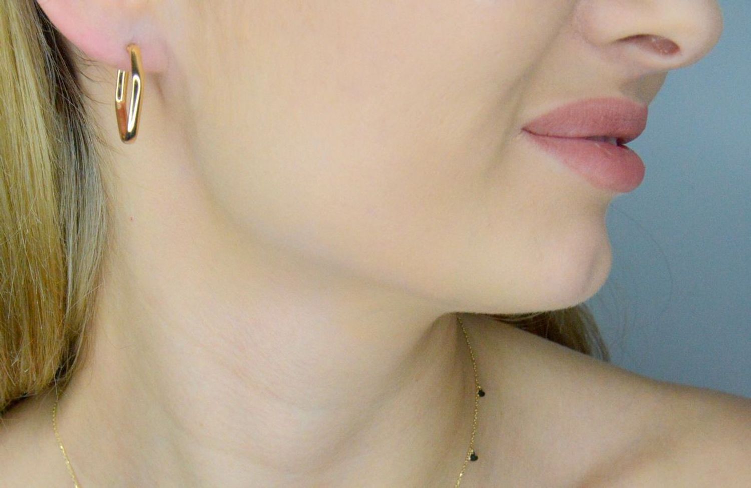 Kolczyki złote romby próba 585, DIA-KLC-12045-585 Złote kolczyki wykonane z najwyższej jakości żółtego złota, próby 585. Kolczyki w formie rombów. Kolczyki złote wiszące idealne na prezent..jpg