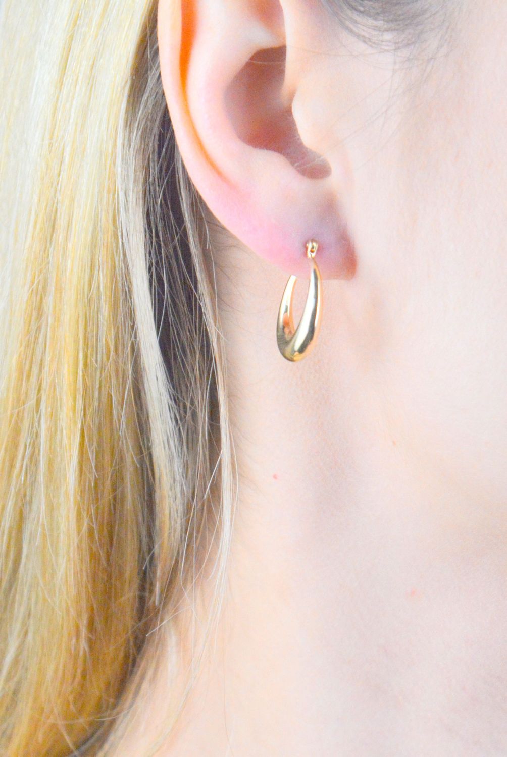 Kolczyki złote koła próba 585, DIA-KLC-12061-585 Złote kolczyki wykonane z najwyższej jakości żółtego złota, próby 585. Kolczyki w formie koła. Kolczyki złote wiszące idealne na prezent. 1.jpg