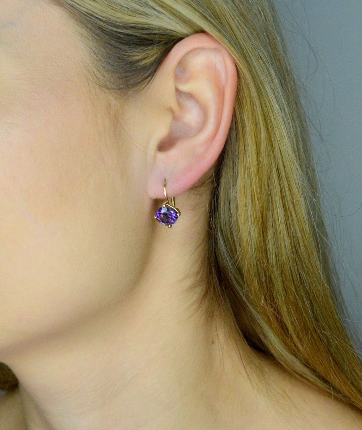 Kolczyki złote ametyst próba 585, DIA-KLC-12069-585. Stylowe kolczyki wykonane z wysokiej jakości złota próby 585. Kolczyki mają kwadratowy kształt, ozdobione kwarcem zielonym..jpg