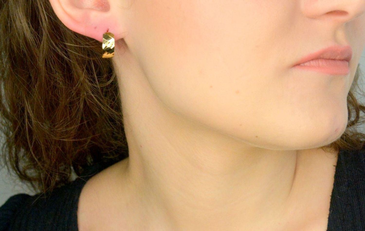 Kolczyki złote grawerowane próba 585, DIA-KLC-12082-585 (2).jpg