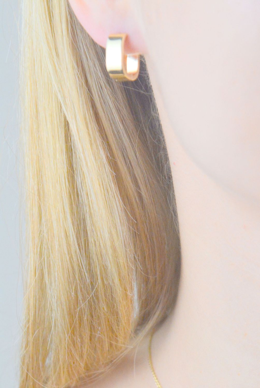 Kolczyki złote prostokątne próba 585, DIA-KLC-12084-585 Złote kolczyki wykonane z najwyższej jakości żółtego złota, próby 585. Kolczyki w formie kół prostokątnych. Kolczyki złote wiszące idealne na.jpg