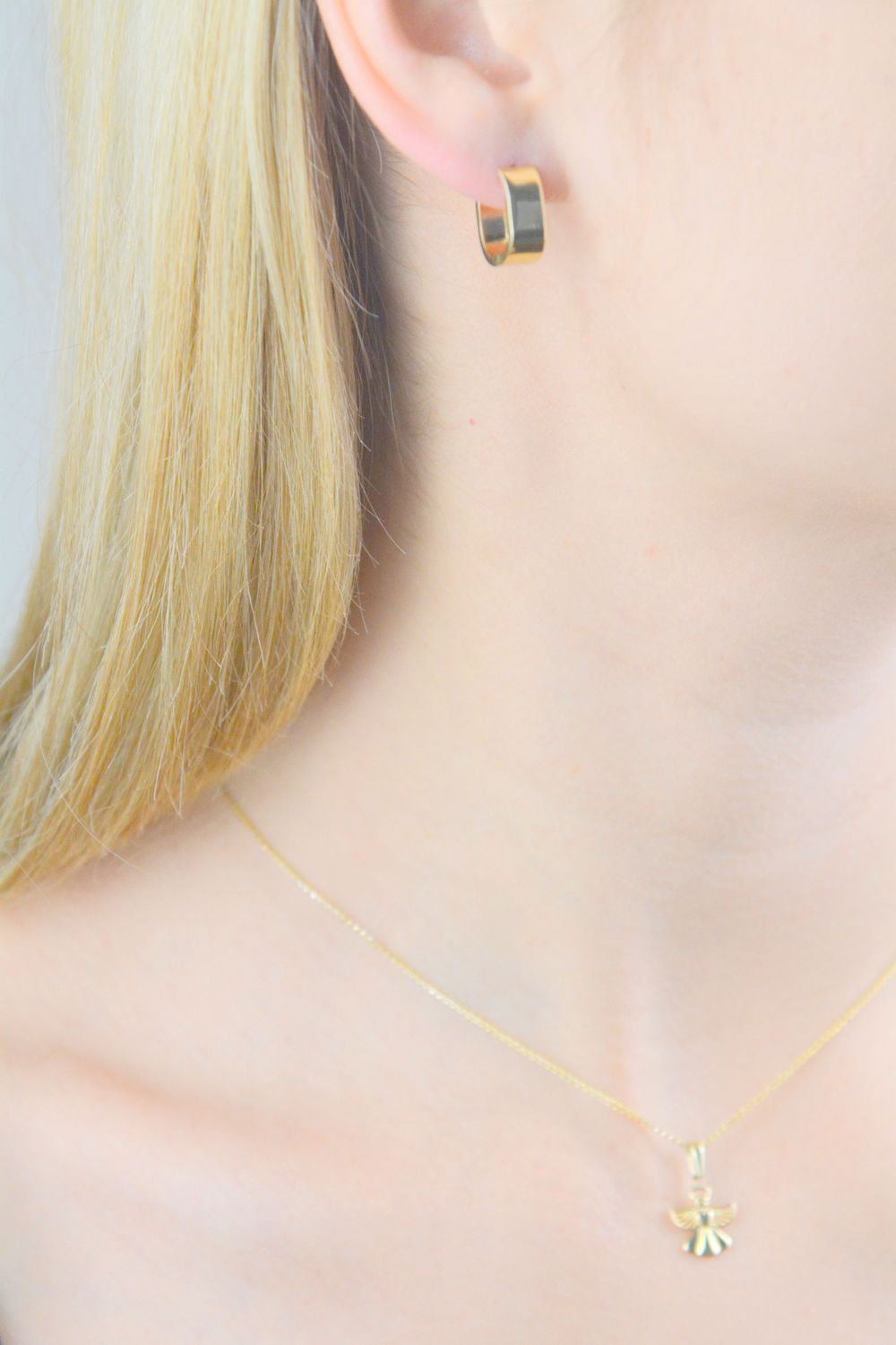 Kolczyki złote prostokątne próba 585, DIA-KLC-12084-585 Złote kolczyki wykonane z najwyższej jakości żółtego złota, próby 585. Kolczyki w formie kół prostokątnych. Kolczyki złote wiszące idealne na.jpg