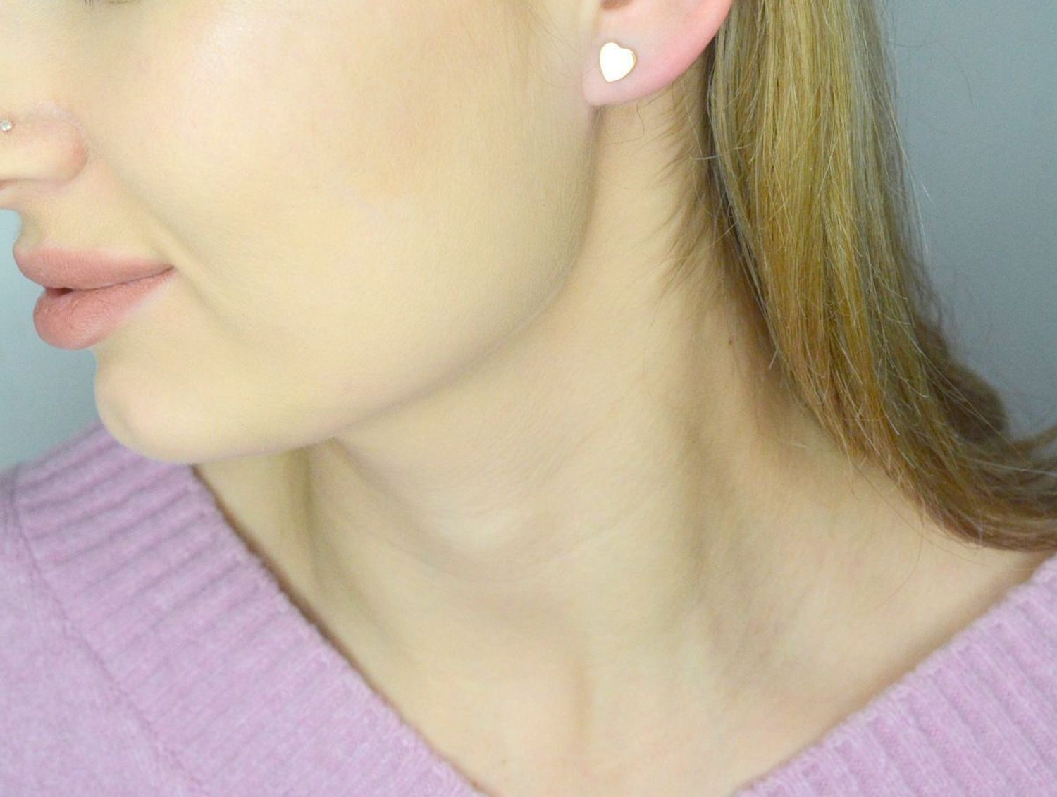 Kolczyki złote serca gładkie próba 585, DIA-KLC-12096-585  Damskie kolczyki wykonane ze złota próby 585. Kolczyki mają kształt serduszek o gładkiej powierzchni. Kolczyki zapinane na wygodne i dobrze.jpg