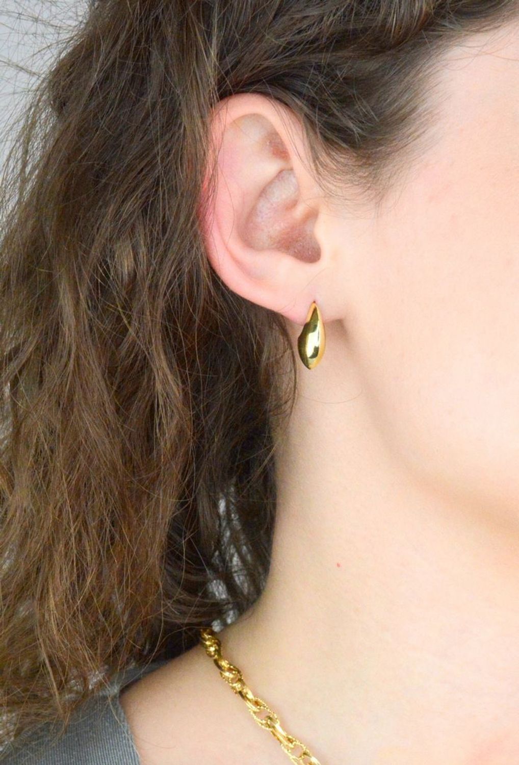 Kolczyki srebrne pozłacane łezki pr 925, DIA-KLC-12201Z-925  Srebrne kolczyki zostały wykonane z najwyższej jakości srebra próby 925. Idealny prezent dla każdej kobiety. Srebrne kolczyki posiadają1.jpg