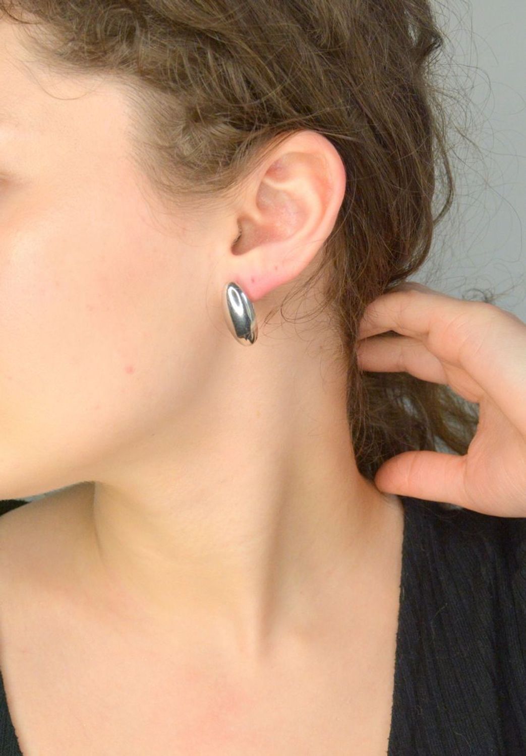 Srebrne kolczyki damskie 925 gładkie klasyczne angielskie zapięcie DIA-KLC-12203-925. Srebrne kolczyki damskie. Kolczyki srebrne angielskie. Srebrne kolczyki gładkie.1.jpg