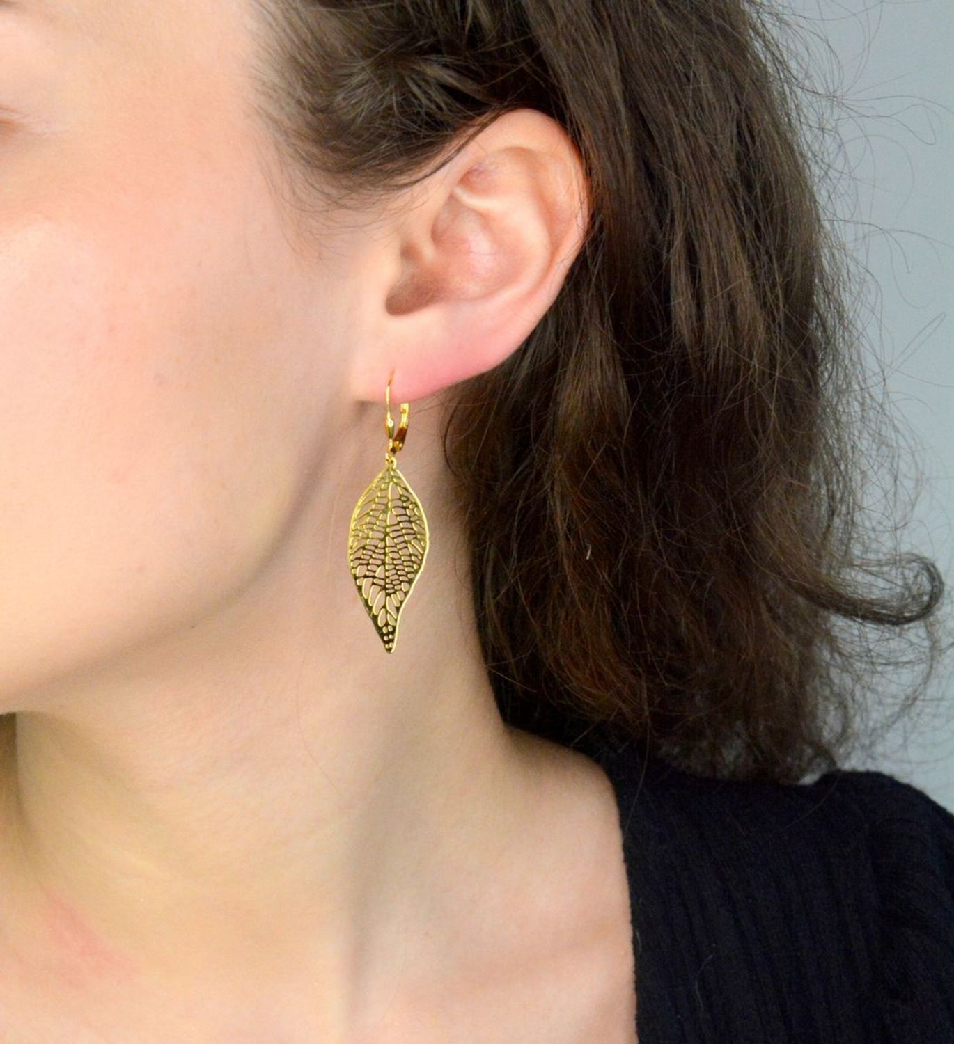 Srebrne kolczyki damskie 925 pozłacane wiszące liście ażurowe DIA-KLC-12208Z-925.  Srebrne kolczyki damskie. Kolczyki srebrne angielskie. Srebrne pozłacane kolczyki wiszące. Kolczyki srebrne na prezent. 1.jpg