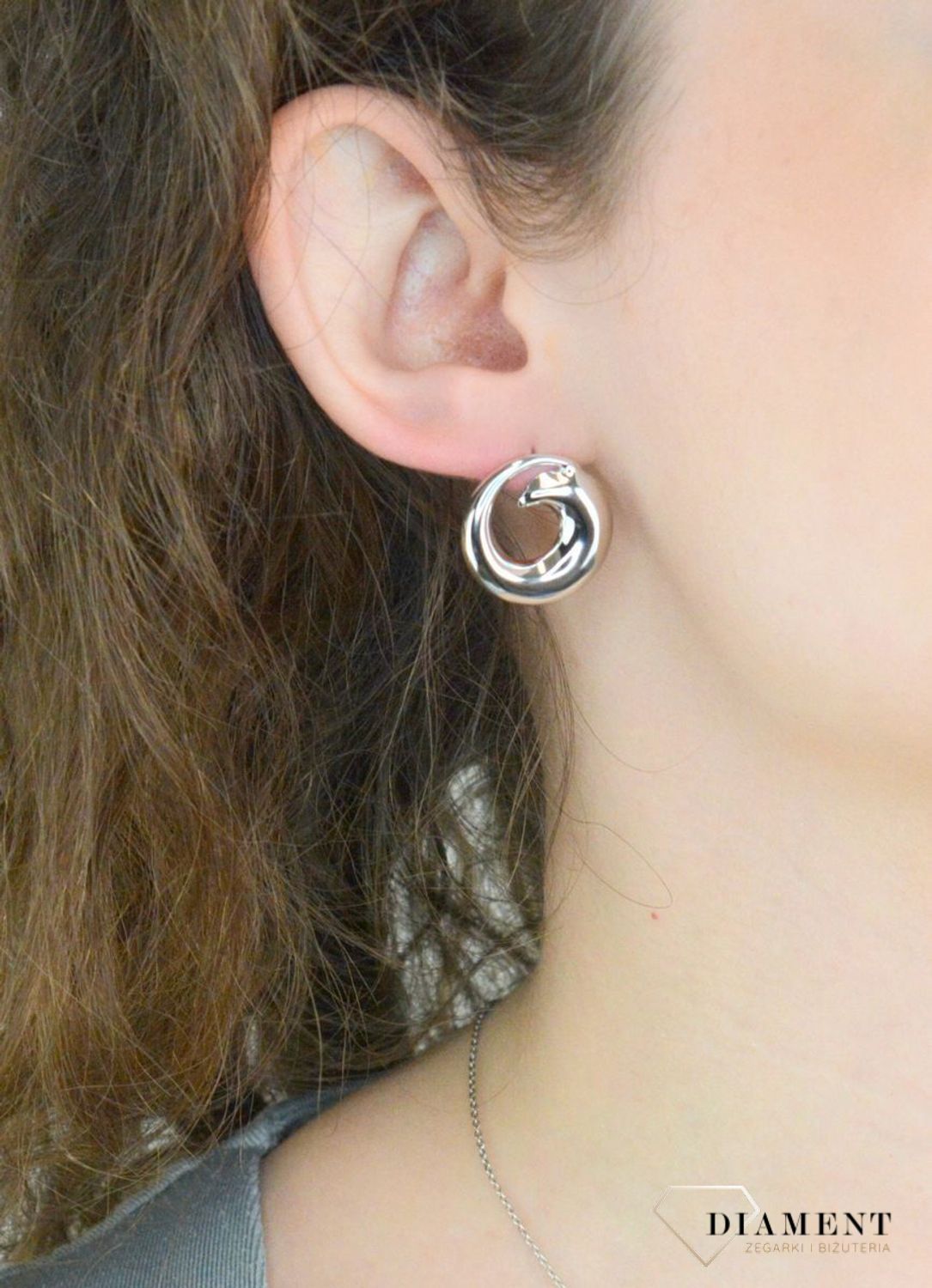 Kolczyki srebrne okrągłe pr 925, DIA-KLC-12210-925 Srebrne kolczyki zostały wykonane z najwyższej jakości srebra próby 925. Idealny prezent dla każdej kobiety. 1.jpg