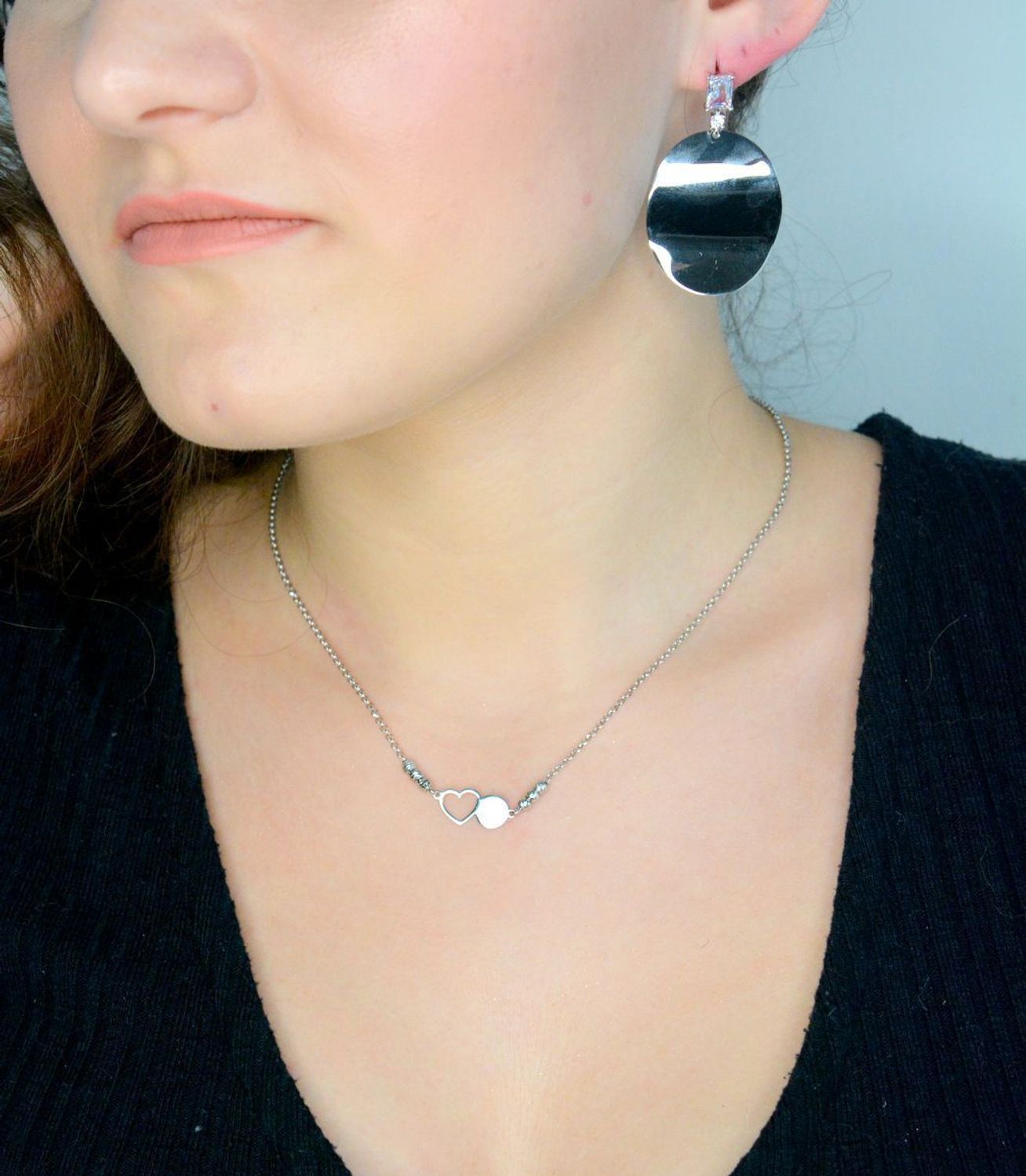 Kolczyki srebrne wiszące owalne blaszki próba 925, DIA-KLC-12216-925 rebrne kolczyki zostały wykonane z najwyższej jakości srebra próby 925. Idealny prezent dla każdej kobiety. 1.jpg