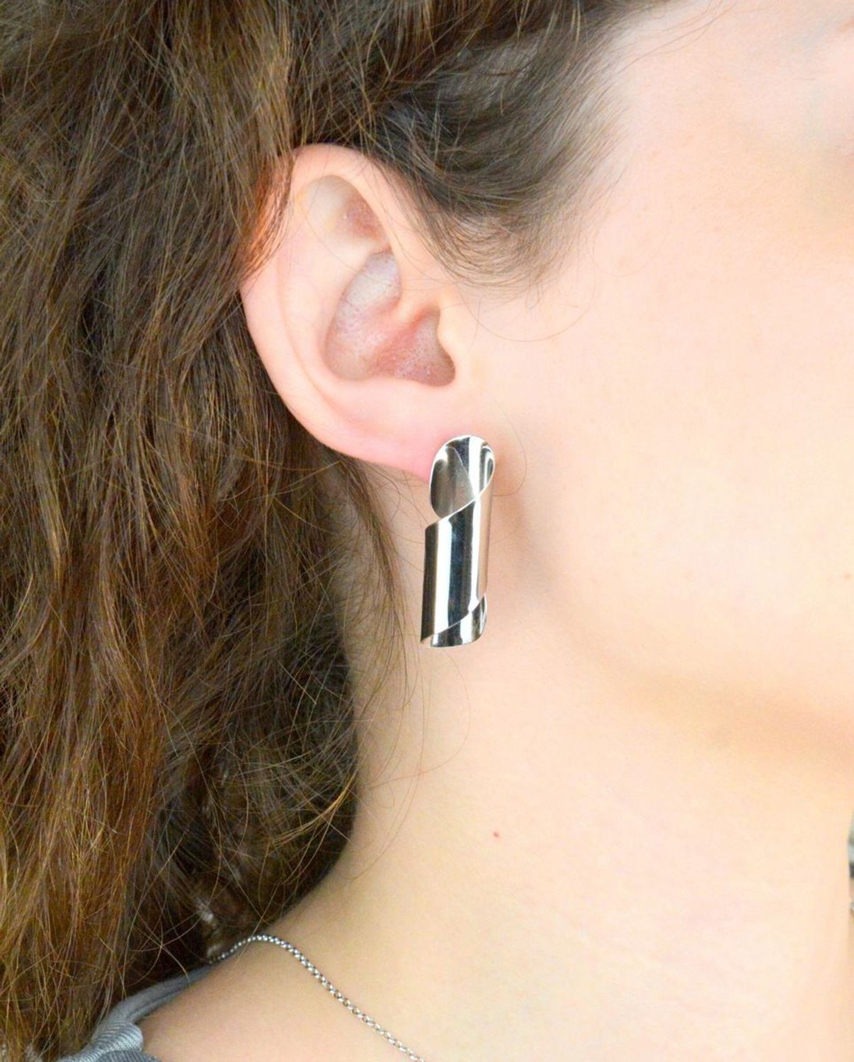 Kolczyki srebrne rurki pr 925, DIA-KLC-12217-925 Srebrne kolczyki rurki zostały wykonane z najwyższej jakości srebra próby 925. Idealny prezent dla każdej kobiety.1.jpg