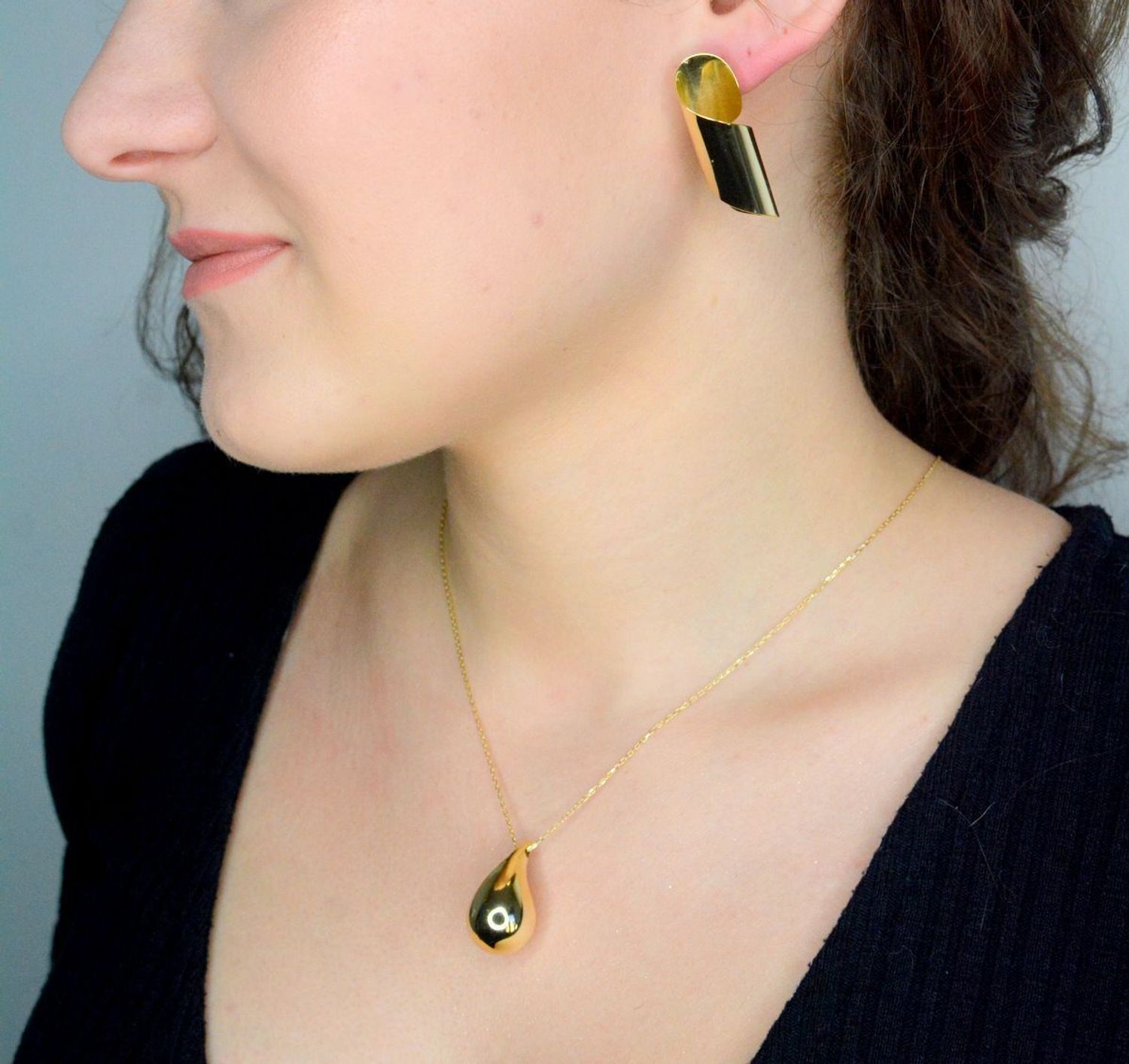 Kolczyki srebrne pozłacane rurki pr 925, DIA-KLC-12217Z-925  Srebrne kolczyki zostały wykonane z najwyższej jakości srebra próby 925. Idealny prezent dla każdej kobiety. 1.jpg