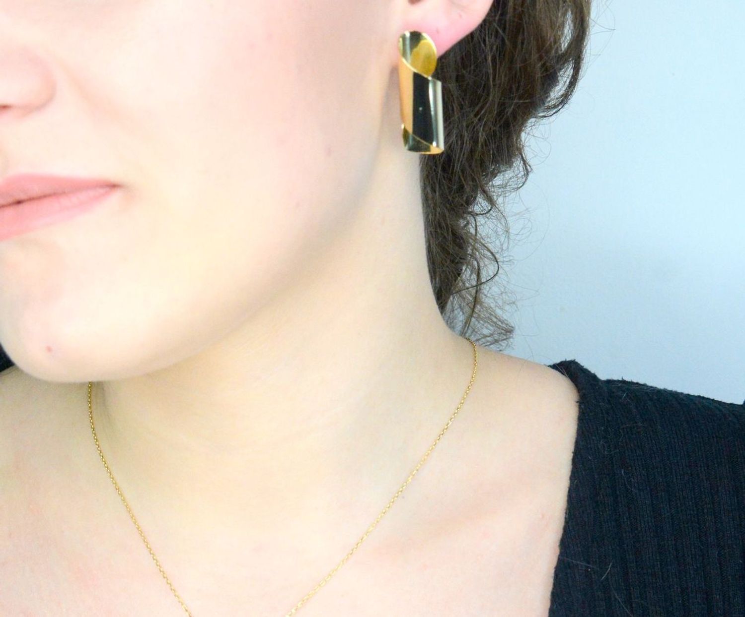 Kolczyki srebrne pozłacane rurki pr 925, DIA-KLC-12217Z-925  Srebrne kolczyki zostały wykonane z najwyższej jakości srebra próby 925. Idealny prezent dla każdej kobiety. 1.jpg