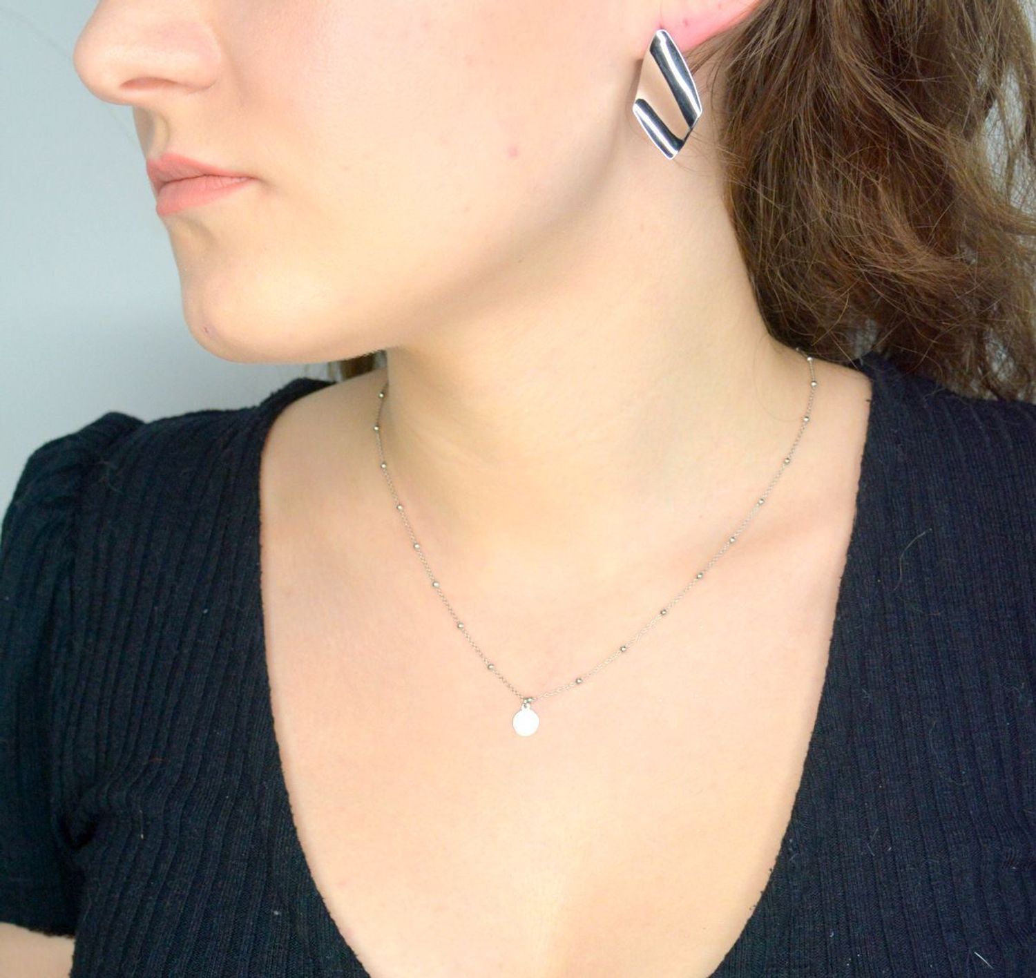 Kolczyki srebrne geometryczne romby próba 925, DIA-KLC-12219-925 Srebrne kolczyki zostały wykonane z najwyższej jakości srebra próby 925, kolczyki w kształcie rombu o gładkiej powierzchni.1.jpg