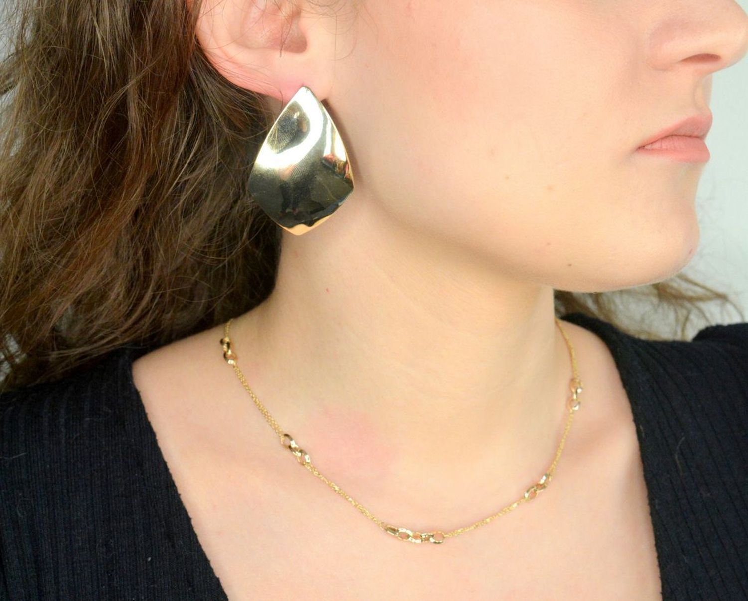 Kolczyki złote duże romby pozłacane próba 925, DIA-KLC-12220Z Srebrne kolczyki zostały wykonane z najwyższej jakości srebra próby 925, pokryte złotem. Idealny prezent dla każdej kobiety.1.jpg