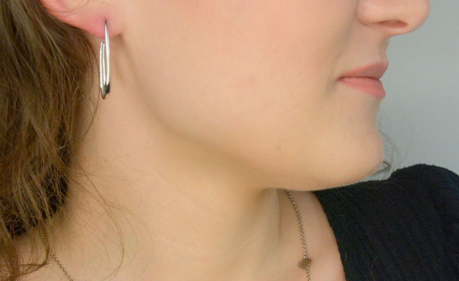 Kolczyki wiszące srebrne próba 925, DIA-KLC-12221-925 Srebrne kolczyki zostały wykonane z najwyższej jakości srebra próby 925. Idealny prezent dla każdej kobiety. Srebrne kolczyki posiadają bardzo1.jpg