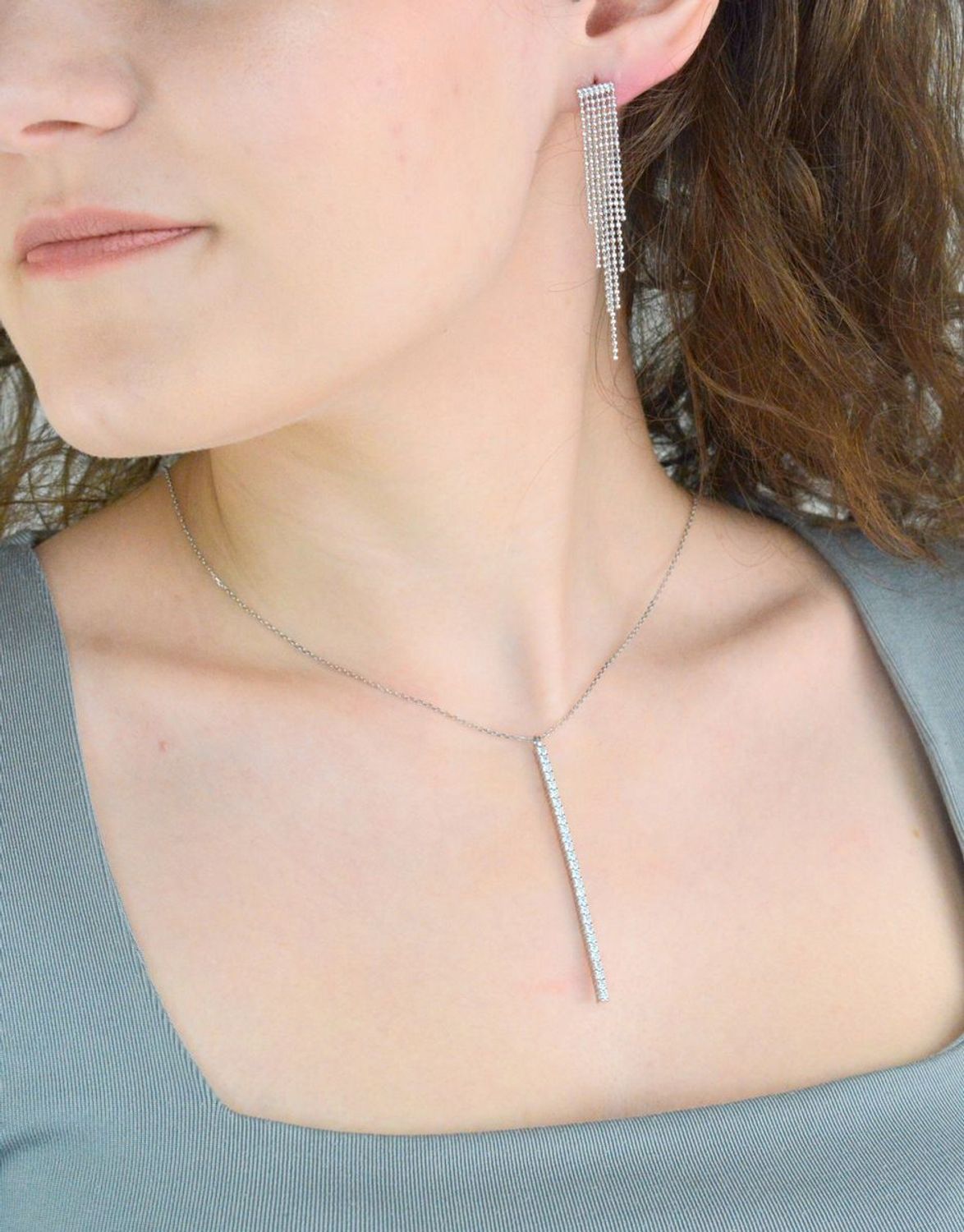 Kolczyki srebrne wiszące kuleczki pr 925, DIA-KLC-12222-925 Srebrne kolczyki wiszące ozdobione łańcuszkami z drobnymi kuleczkami, zostały wykonane z najwyższej jakości srebra próby 925. Idealny prezent dla każdej 1.jpg