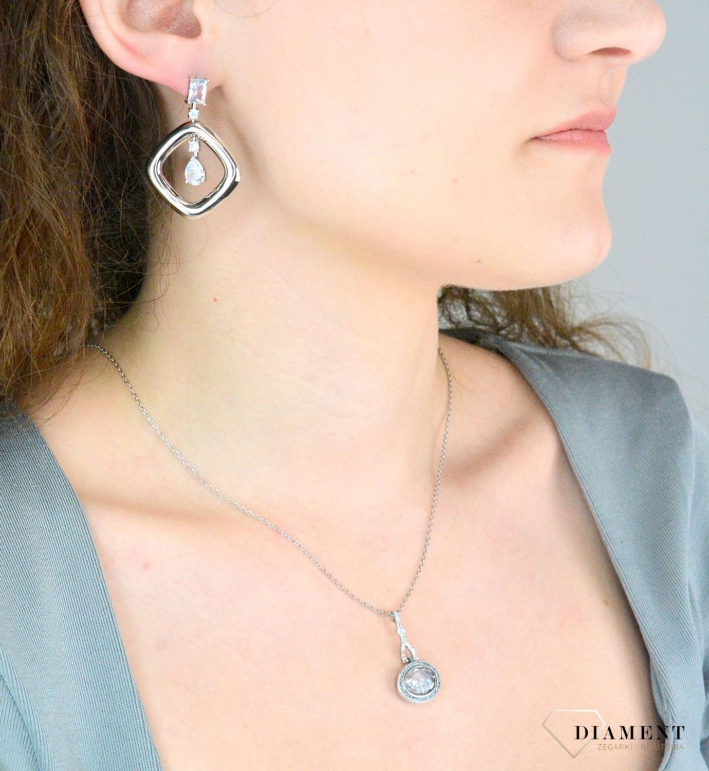 Kolczyki srebrne wiszące pr 925, DIA-KLC-12224-925 Srebrne kolczyki zostały wykonane z najwyższej jakości srebra próby 925. Idealny prezent dla każdej kobiety.1.jpg