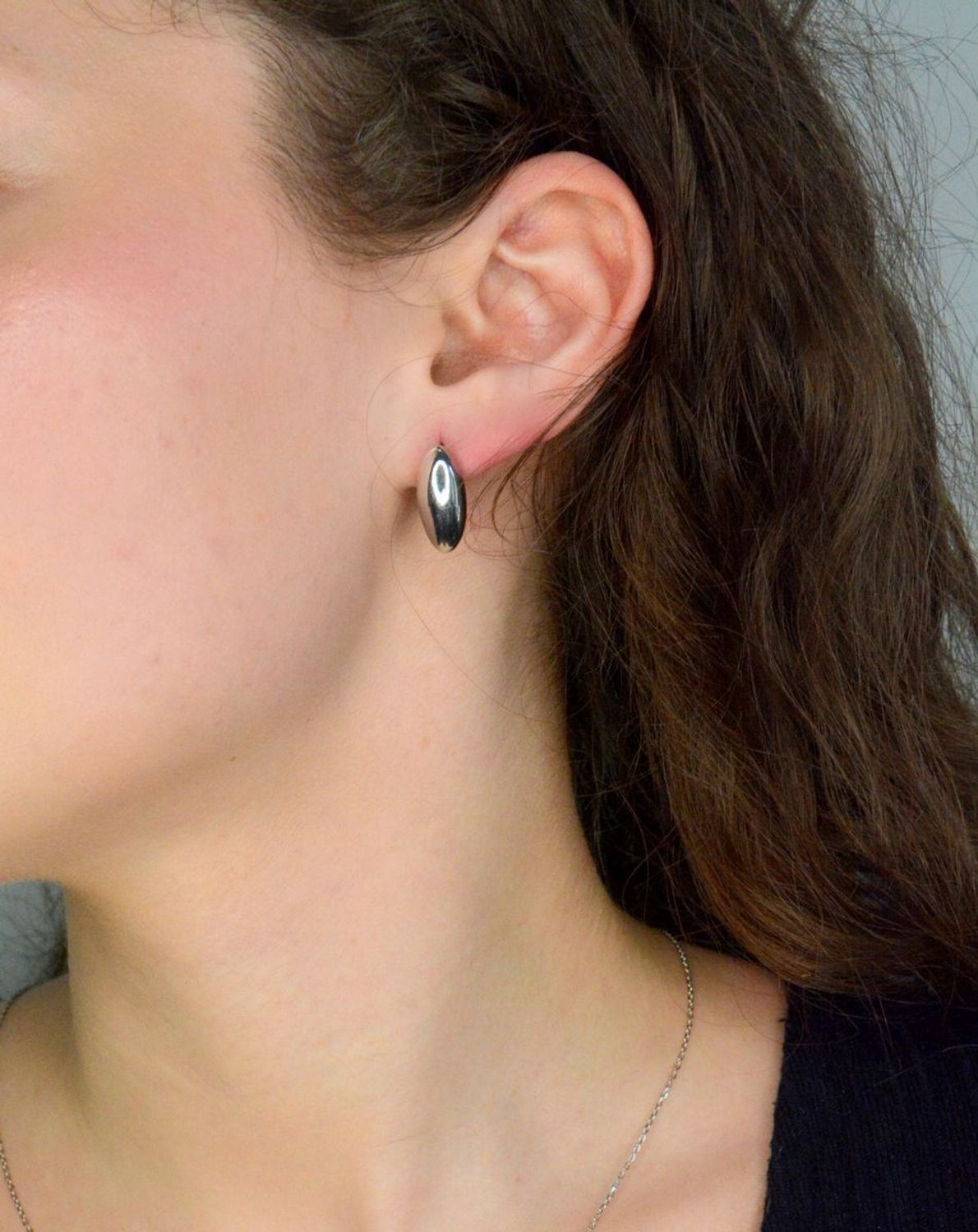 Srebrne kolczyki damskie 925 gładkie klasyczne angielskie zapięcie DIA-KLC-12226-925. Srebrne kolczyki damskie. Kolczyki srebrne angielskie. Srebrne kolczyki gładkie. Kolczyki srebrne na prezent.1.jpg