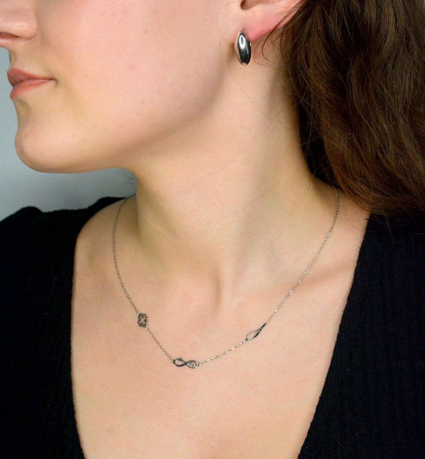 Srebrne kolczyki damskie 925 gładkie klasyczne angielskie zapięcie DIA-KLC-12226-925. Srebrne kolczyki damskie. Kolczyki srebrne angielskie. Srebrne kolczyki gładkie. Kolczyki srebrne na prezent.1.jpg