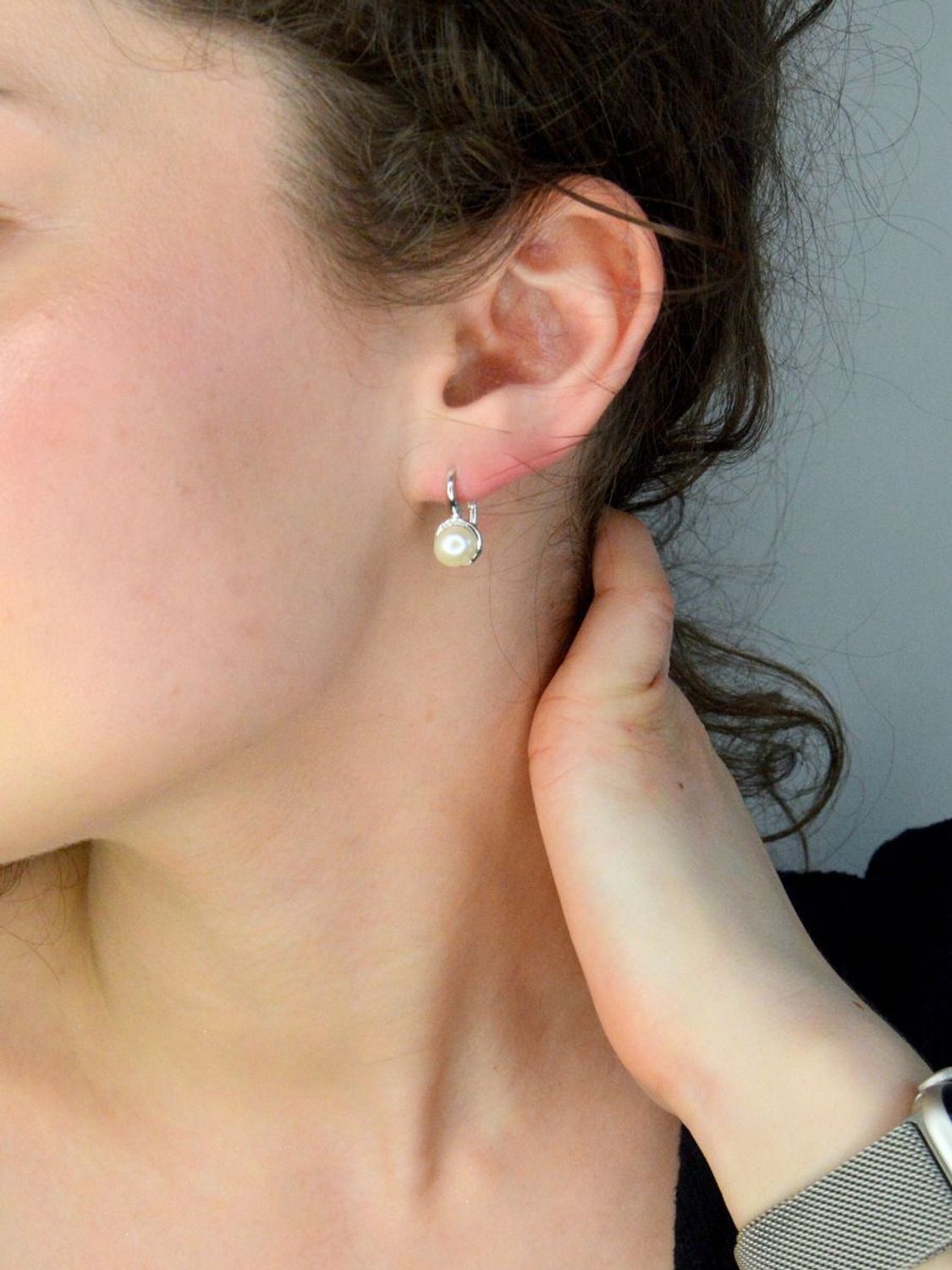 Srebrne kolczyki damskie 925 klasyczne z perłą DIA-KLC-12401-925. Srebrne kolczyki damskie. Kolczyki srebrne angielskie. Kolczyki srebrne na prezent. Kolczyki srebrne damskie z perłą.1.jpg