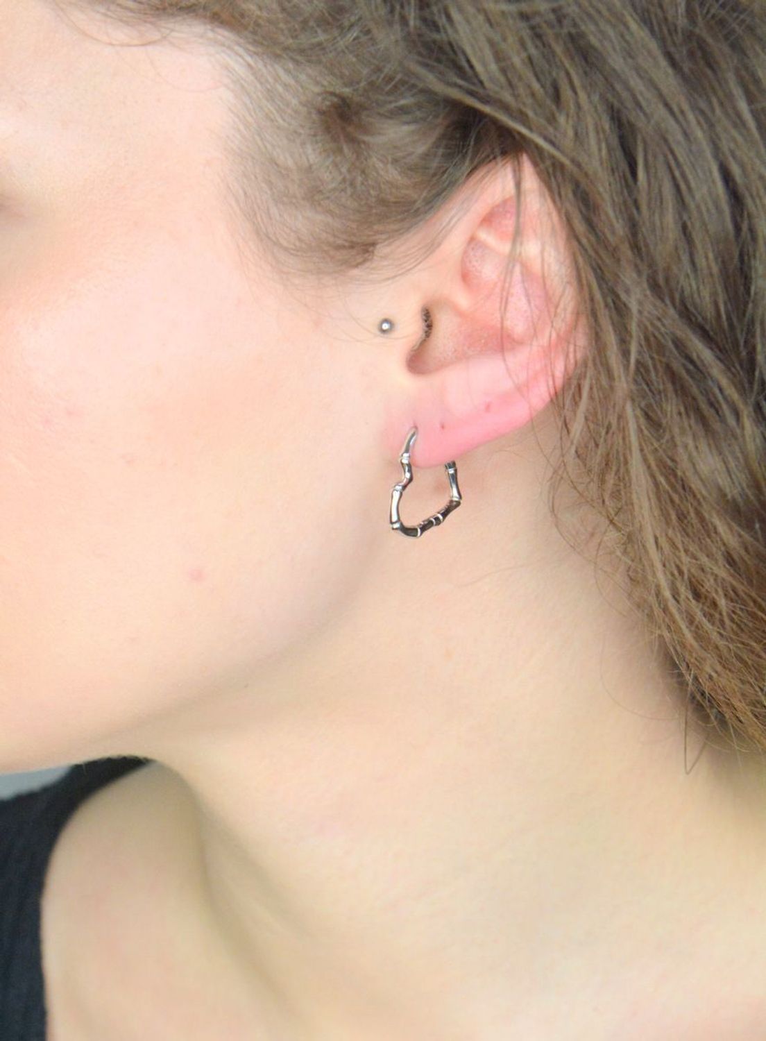 Srebrne kolczyki damskie 925 serca na zatrzask DIA-KLC-12409-925. Srebrne kolczyki damskie. Klasyczne srebrne kolczyki. Kolczyki srebrne serca. Kolczyki na prezent.1.jpg