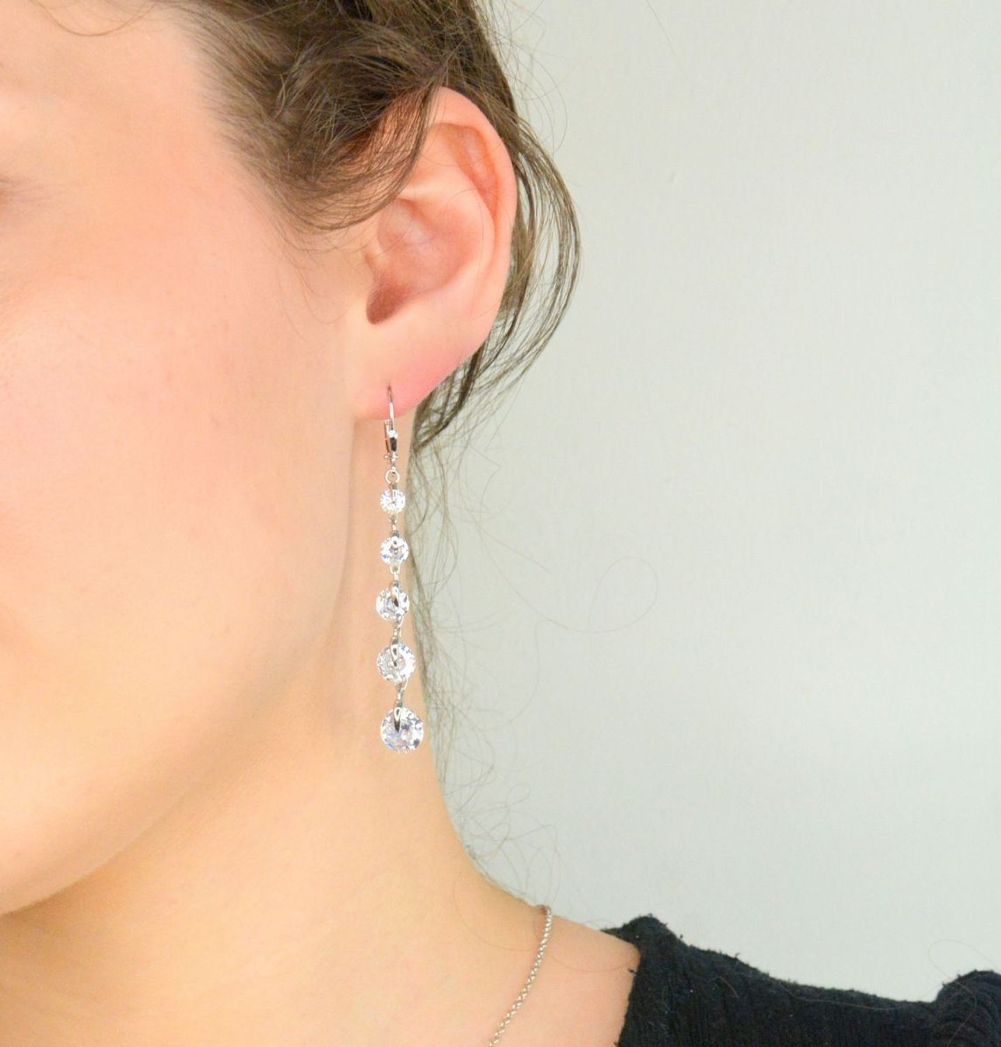 Srebrne kolczyki damskie 925 eleganckie wiszące z cyrkoniami DIA-KLC-12410-925.  Srebrne kolczyki damskie. Kolczyki srebrne angielskie. Srebrne kolczyki wiszące. Kolczyki srebrne na prezent. 1.jpg