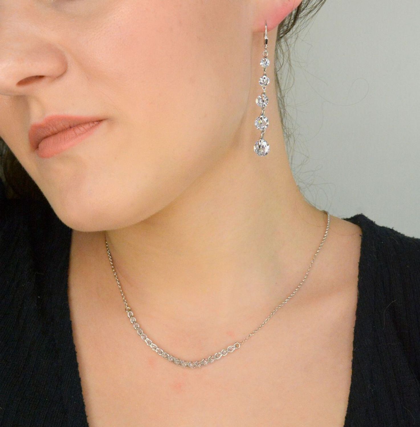 Srebrne kolczyki damskie 925 eleganckie wiszące z cyrkoniami DIA-KLC-12410-925.  Srebrne kolczyki damskie. Kolczyki srebrne angielskie. Srebrne kolczyki wiszące. Kolczyki srebrne na prezent. 1.jpg