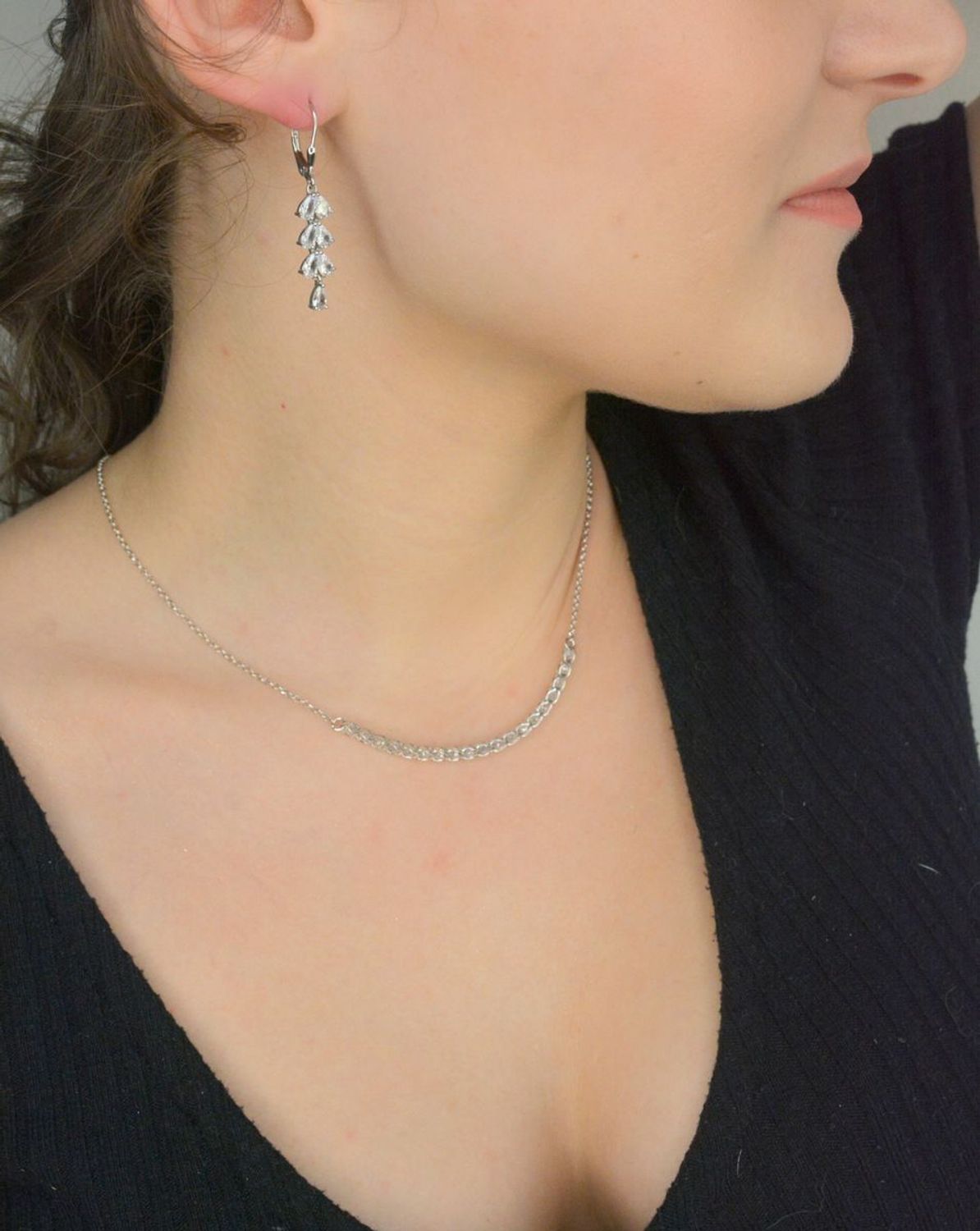 Srebrne kolczyki damskie 925 wiszące z cyrkoniami DIA-KLC-12412-925. Srebrne kolczyki damskie. Kolczyki srebrne angielskie. Kolczyki srebrne na prezent. Kolczyki srebrne damskie z cyrkonią.1.jpg