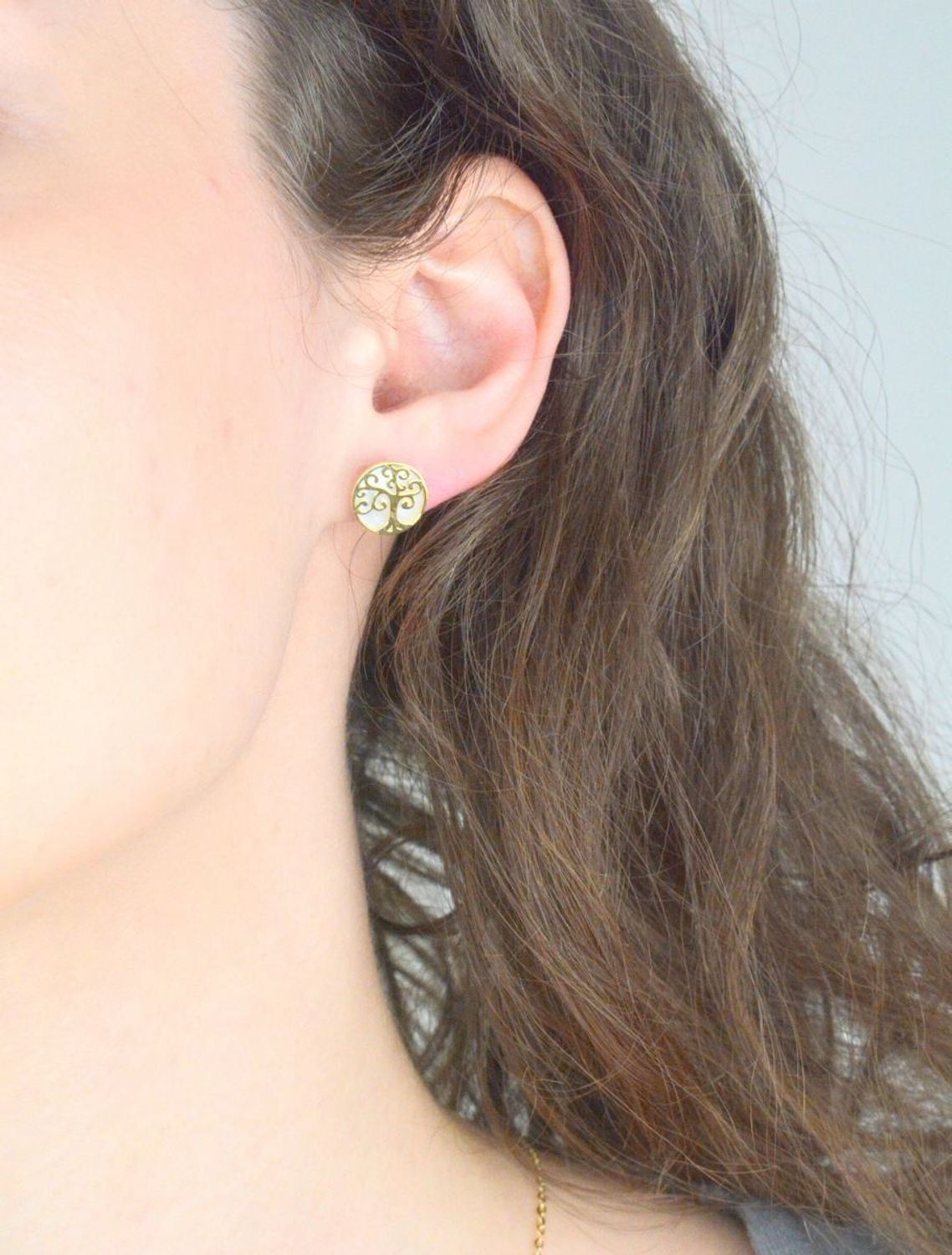 Kolczyki srebrne pozłacane drzewka pr 925, DIA-KLC-12427-925 Srebrne kolczyki zostały wykonane z najwyższej jakości srebra próby 925, ozdobione drzewkiem i masą perłową. Idealny prezent dla każdej kobiety.1.jpg