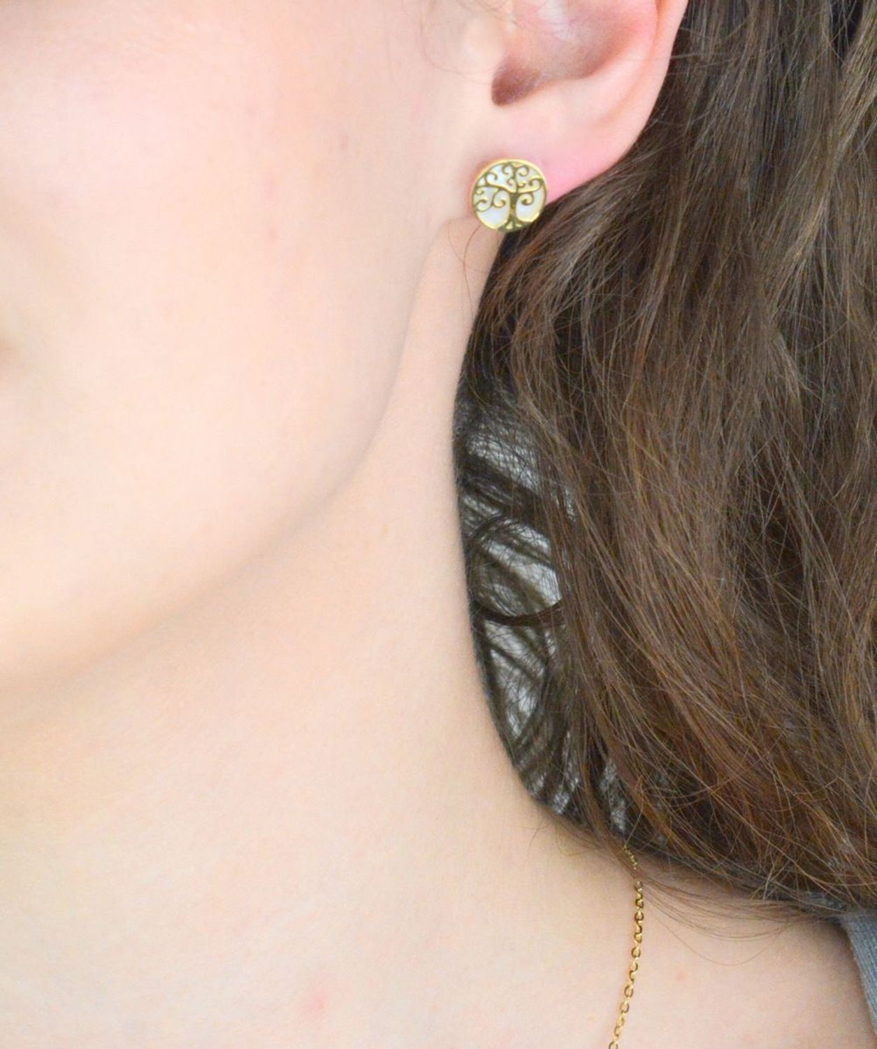 Kolczyki srebrne pozłacane drzewka pr 925, DIA-KLC-12427-925 Srebrne kolczyki zostały wykonane z najwyższej jakości srebra próby 925, ozdobione drzewkiem i masą perłową. Idealny prezent dla każdej kobiety.1.jpg