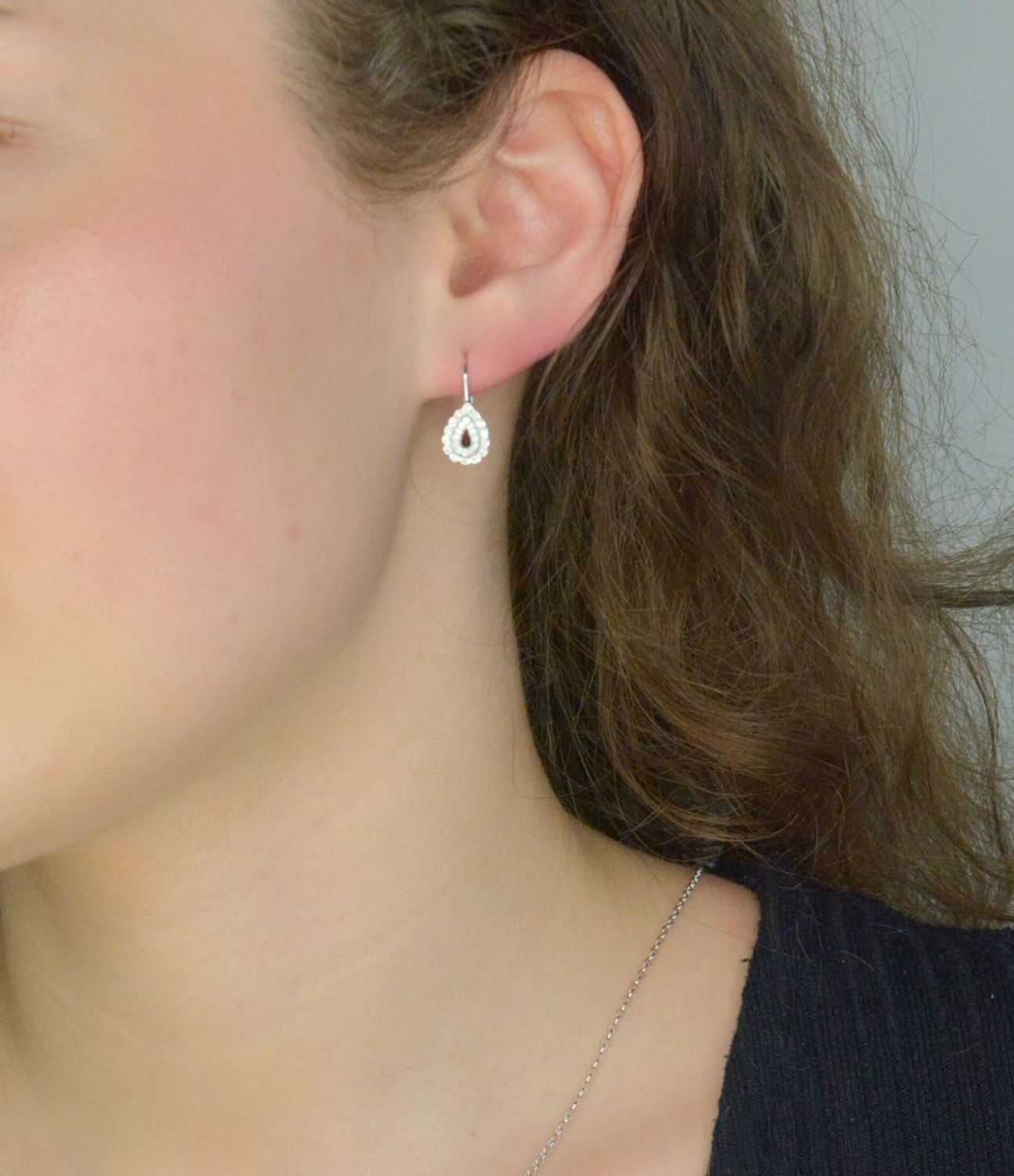 Srebrne kolczyki damskie 925 łezki z cyrkoniami DIA-KLC-12430-925. Srebrne kolczyki damskie. Kolczyki srebrne angielskie. Kolczyki srebrne na prezent. Kolczyki srebrne damskie z cyrkonią.1.jpg