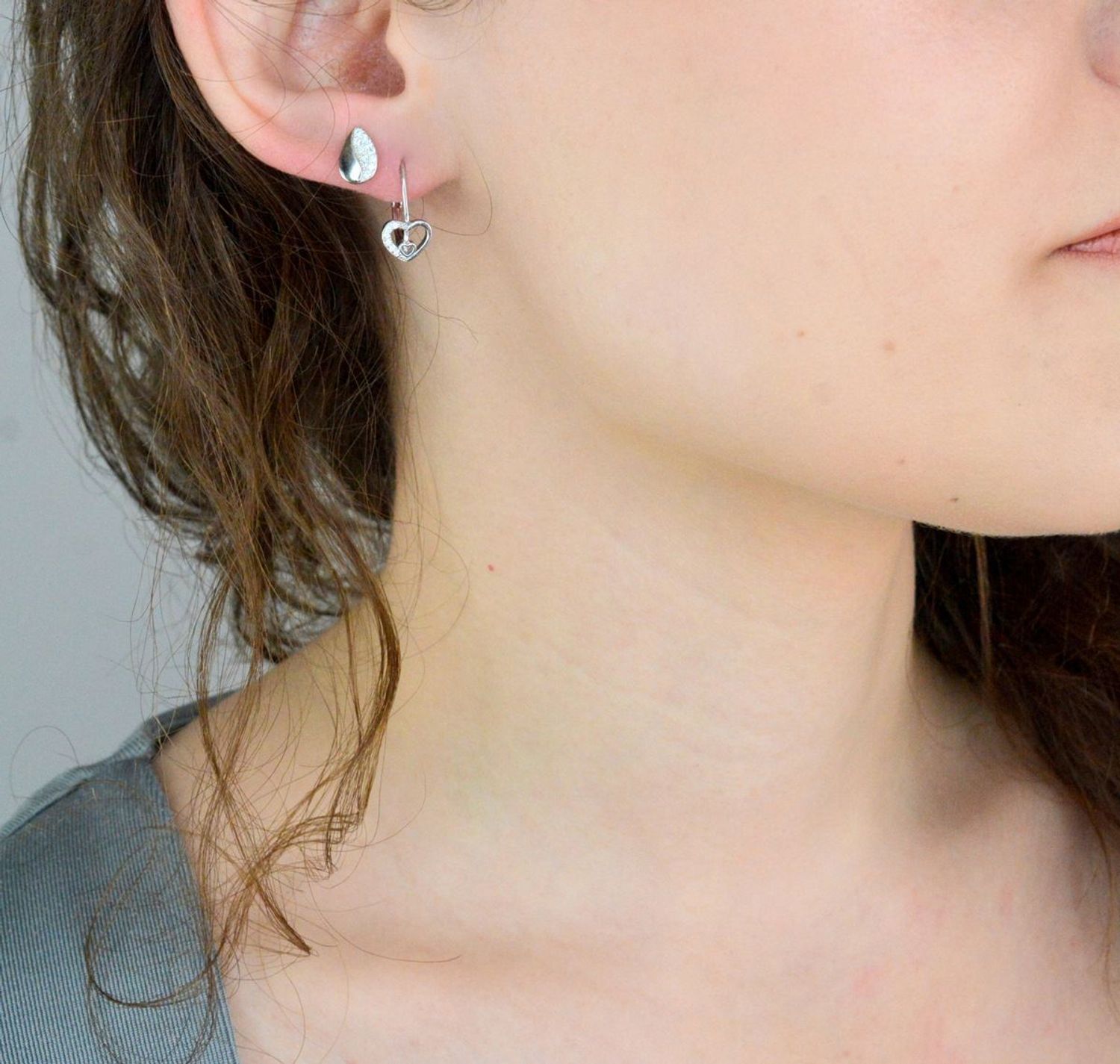 Srebrne kolczyki damskie 925 łezki z cyrkoniami na sztyft DIA-KLC-12533-925. Srebrne kolczyki damskie. Srebrne kolczyki na sztyft. Kolczyki srebrne damskie. Kolczyki srebrne na prezent.1.jpg