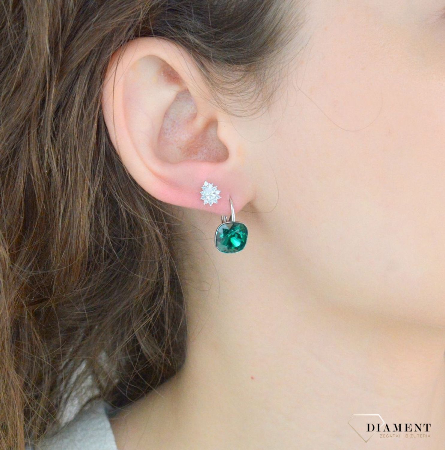 Srebrne kolczyki damskie 925 łezki z cyrkoniami na sztyft DIA-KLC-12534-925. Srebrne kolczyki damskie. Srebrne kolczyki na sztyft. Kolczyki srebrne damskie. Kolczyki srebrne na prezent.1.jpg