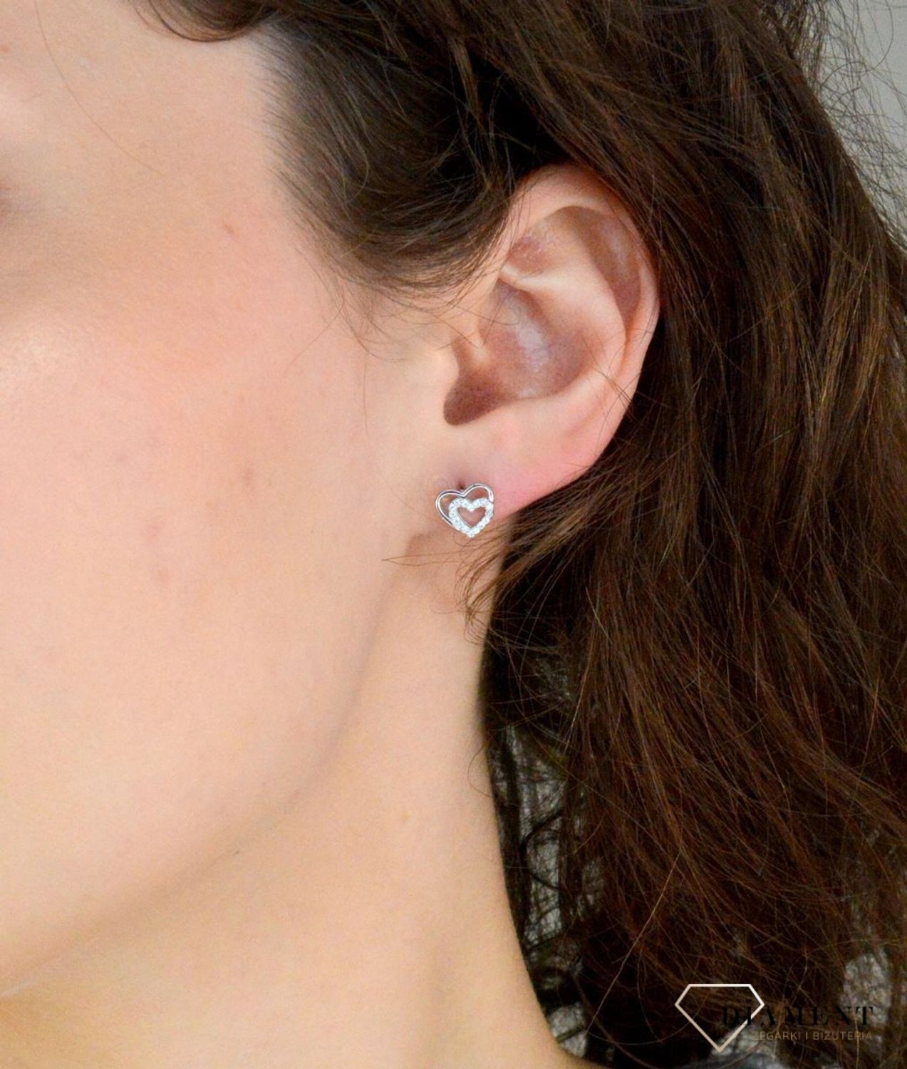 Srebrne kolczyki damskie 925 serduszka z cyrkoniami na sztyft DIA-KLC-12537-925. Srebrne kolczyki damskie. Srebrne kolczyki na sztyft. Kolczyki srebrne damskie. Kolczyki srebrne na prezent.1.jpg