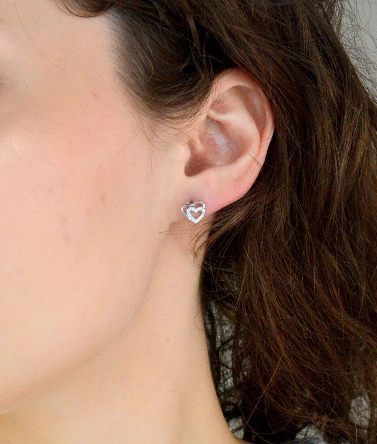 Srebrne kolczyki damskie 925 serduszka z cyrkoniami na sztyft DIA-KLC-12537-925. Srebrne kolczyki damskie. Srebrne kolczyki na sztyft. Kolczyki srebrne damskie. Kolczyki srebrne na prezent.1.jpg