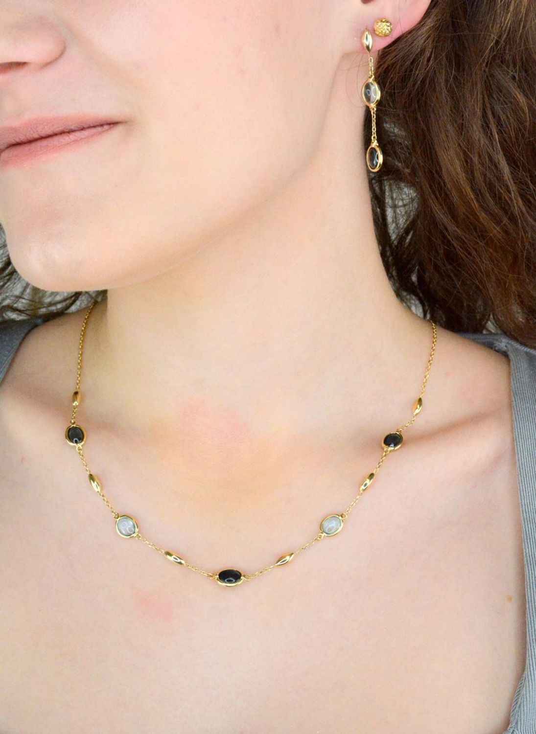 Srebrne kolczyki damskie 925 półkule pozłacane na sztyft DIA-KLC-12539-925. Srebrne kolczyki damskie. Srebrne kolczyki półkule. Klasyczne srebrne kolczyki na sztyft. Kolczyki srebrne damskie pozłacane. 1.jpg