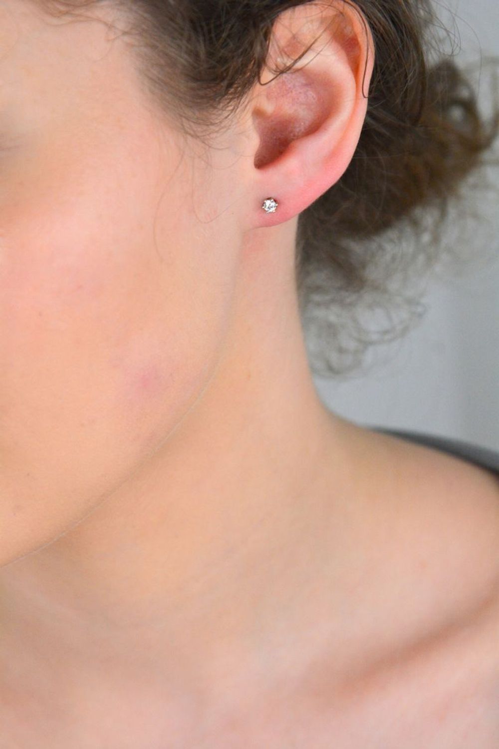 Srebrne kolczyki damskie 925 z cyrkoniami na sztyft DIA-KLC-12546-925. Srebrne kolczyki damskie. Srebrne kolczyki na sztyft. Kolczyki srebrne damskie. 1.jpg