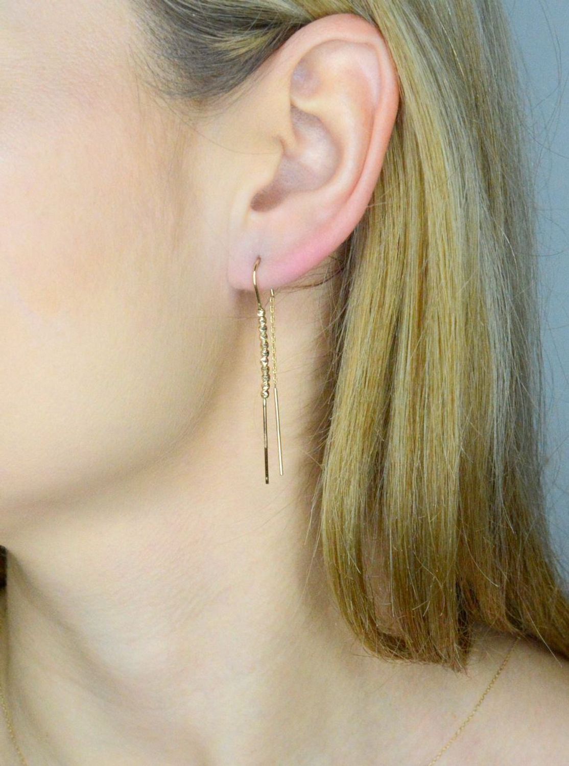 Złote kolczyki damskie 375 przeciągane z grawerowanymi kuleczkami DIA-KLC-12594-375.jpg