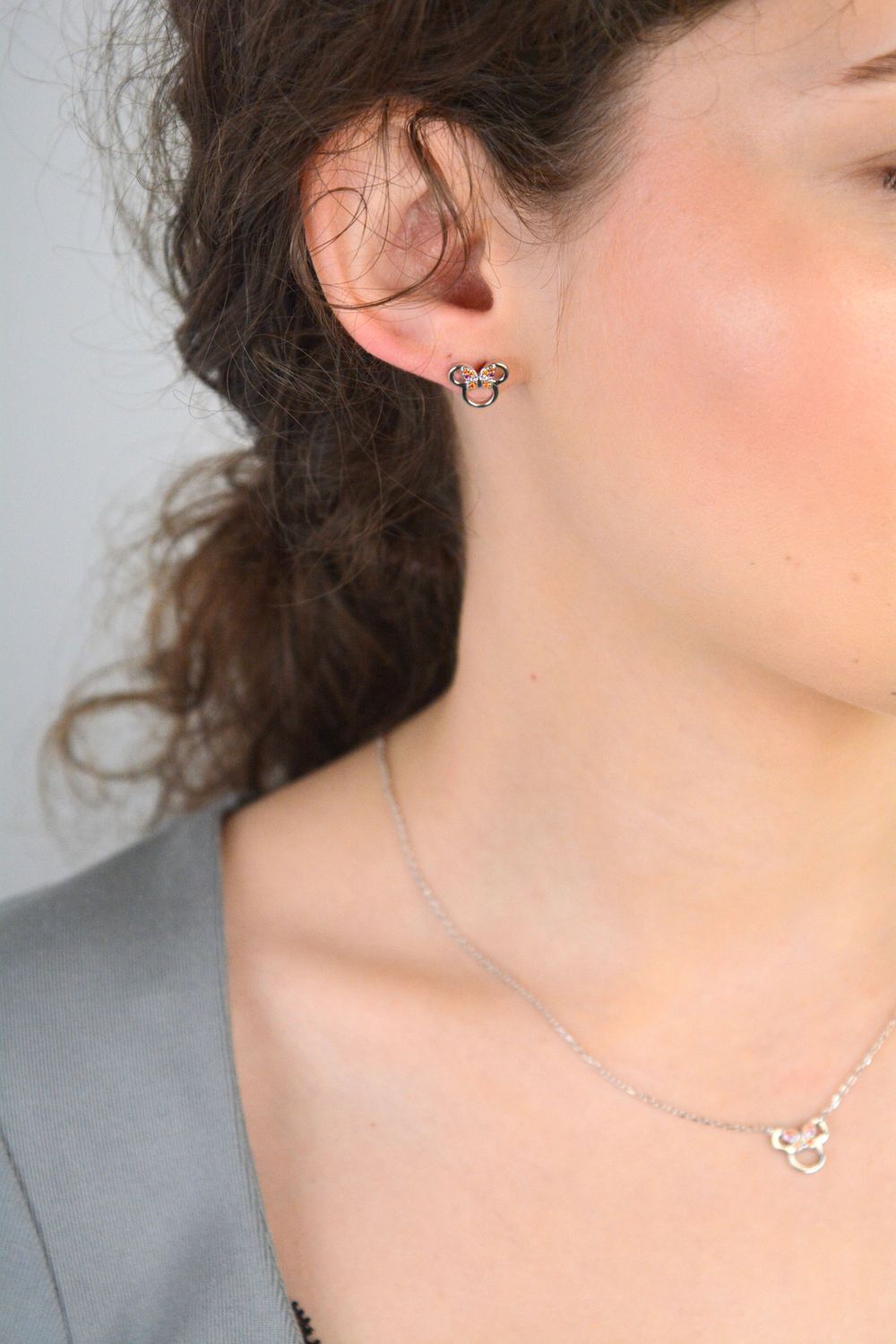 Srebrne kolczyki dziecięce próba 925 sztyfty Myszka Minnie kolorowy motylek z cyrkoniami DIA-KLC-12600-925. Srebrne kolczyki zostały wykonane z najwyższej jakości srebra próby 925 1.jpg