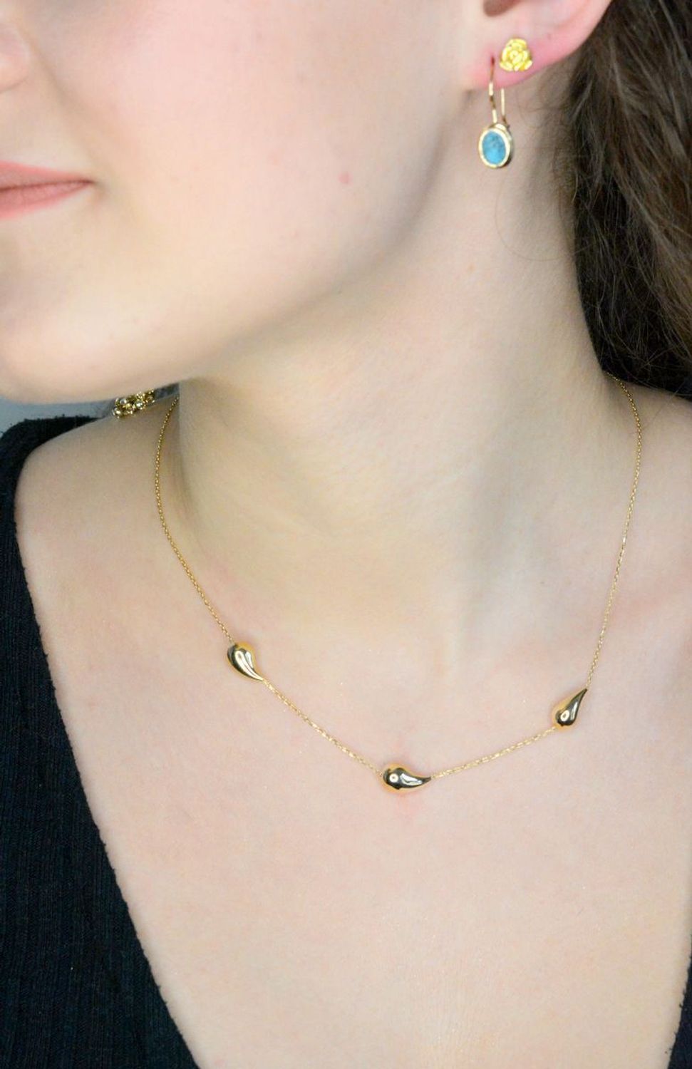 Kolczyki złote wiszące turkus próba 585, DIA-KLC-12668-585 Złote kolczyki zostały ozdobione turkusami. Kunsztownie wykonane złote kolczyki to idealny prezent dla każdej kobiety. Złote kolczyki.jpg