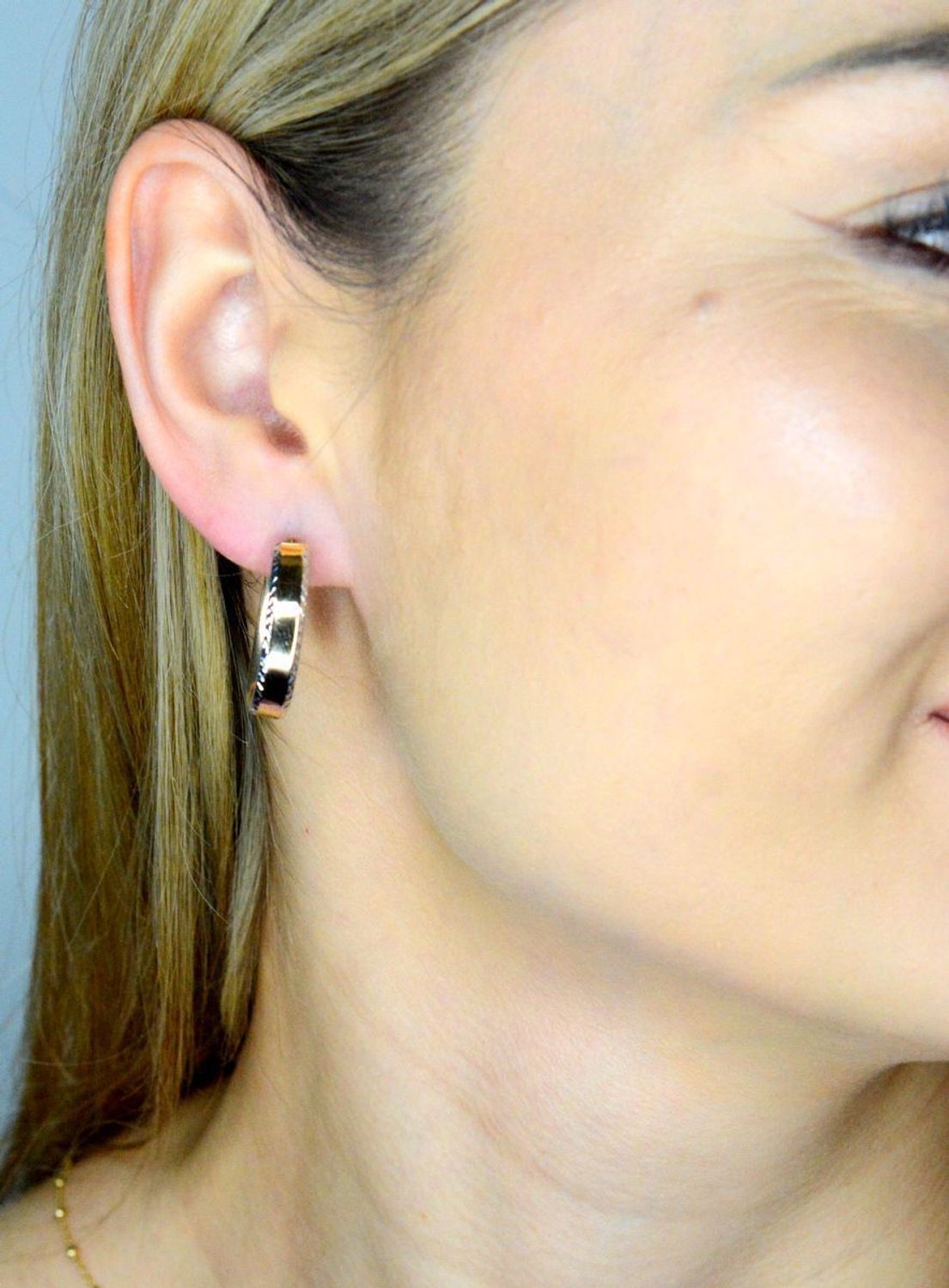 Złote kolczyki damskie 375 owalne z dodatkiem białego złota na brzegach  DIA-KLC-12597-375 (1).jpg